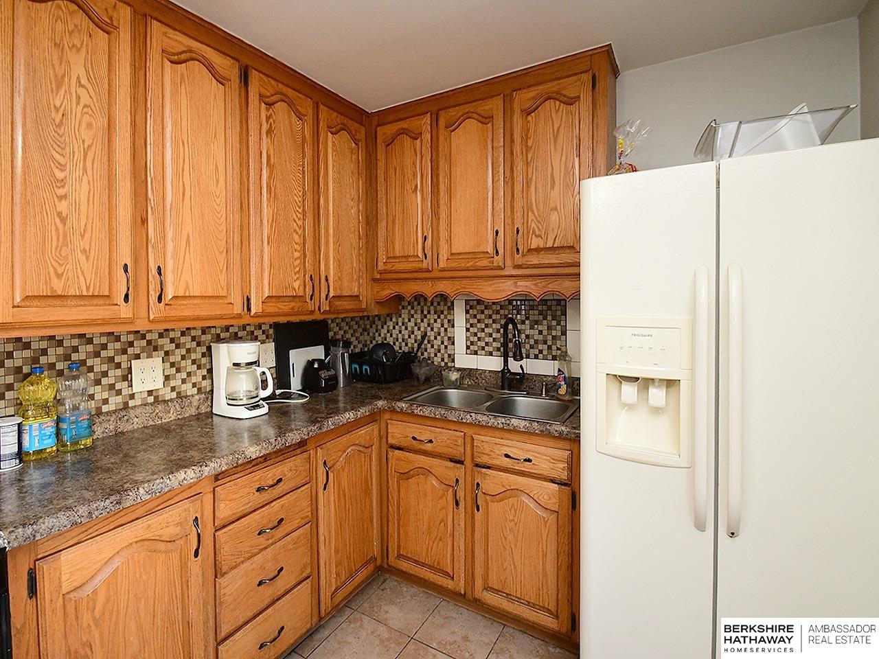 Omaha, Nebraska 68107, United States, 2 Bedrooms Bedrooms, ,2 BathroomsBathrooms,Residential,Pending,93015