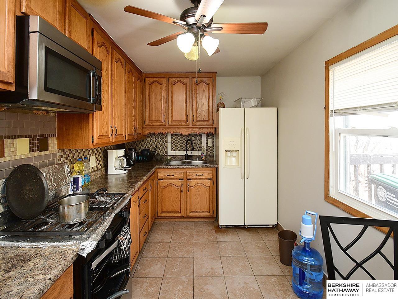 Omaha, Nebraska 68107, United States, 2 Bedrooms Bedrooms, ,2 BathroomsBathrooms,Residential,Pending,93015