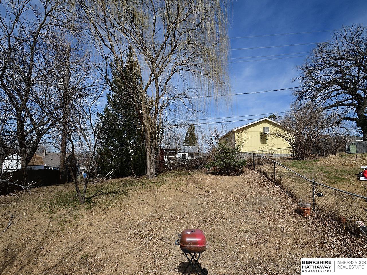 Omaha, Nebraska 68107, United States, 2 Bedrooms Bedrooms, ,2 BathroomsBathrooms,Residential,Pending,93015