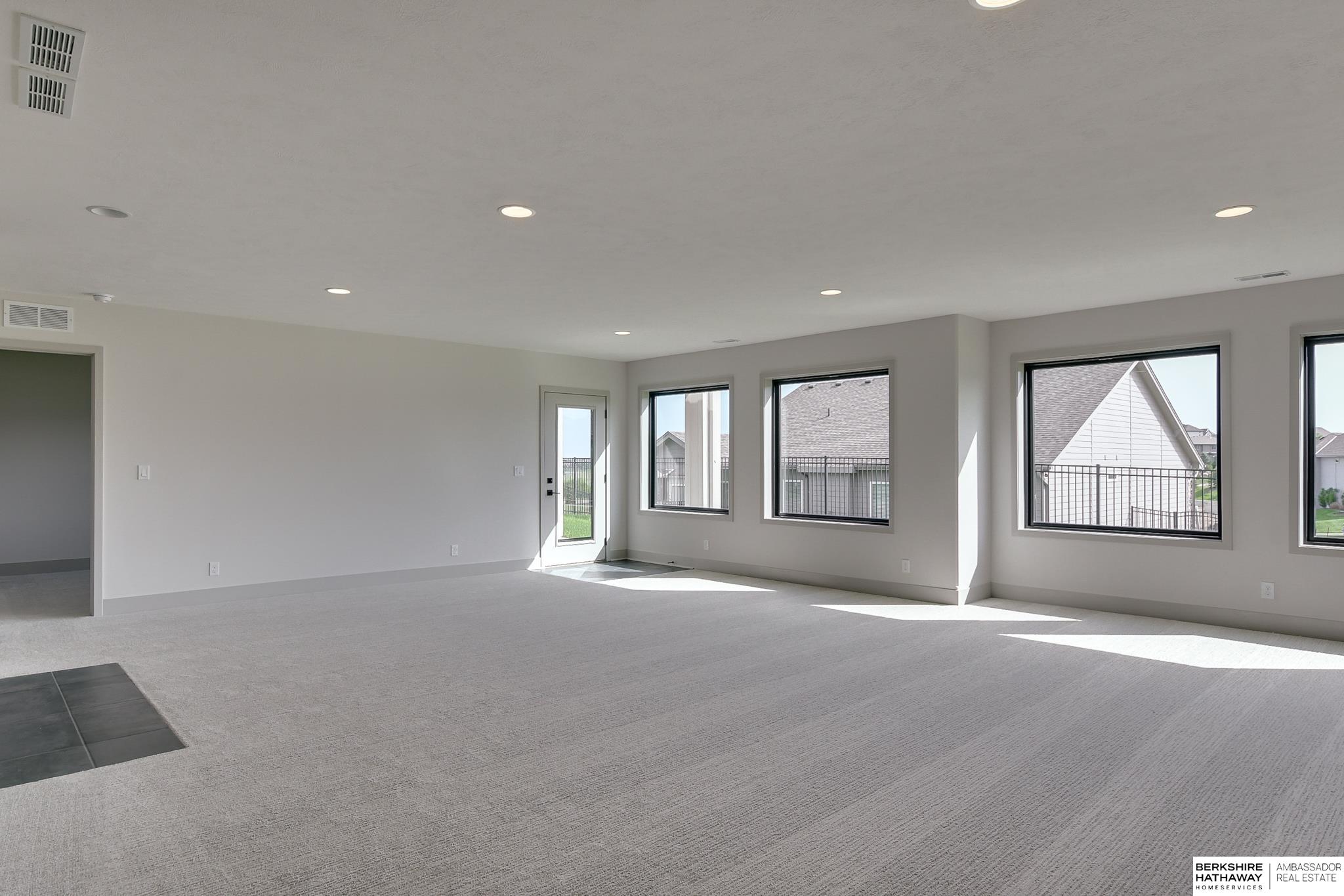 Papillion, Nebraska 68046, United States, 2 Bedrooms Bedrooms, ,3 BathroomsBathrooms,Residential,Active,45588