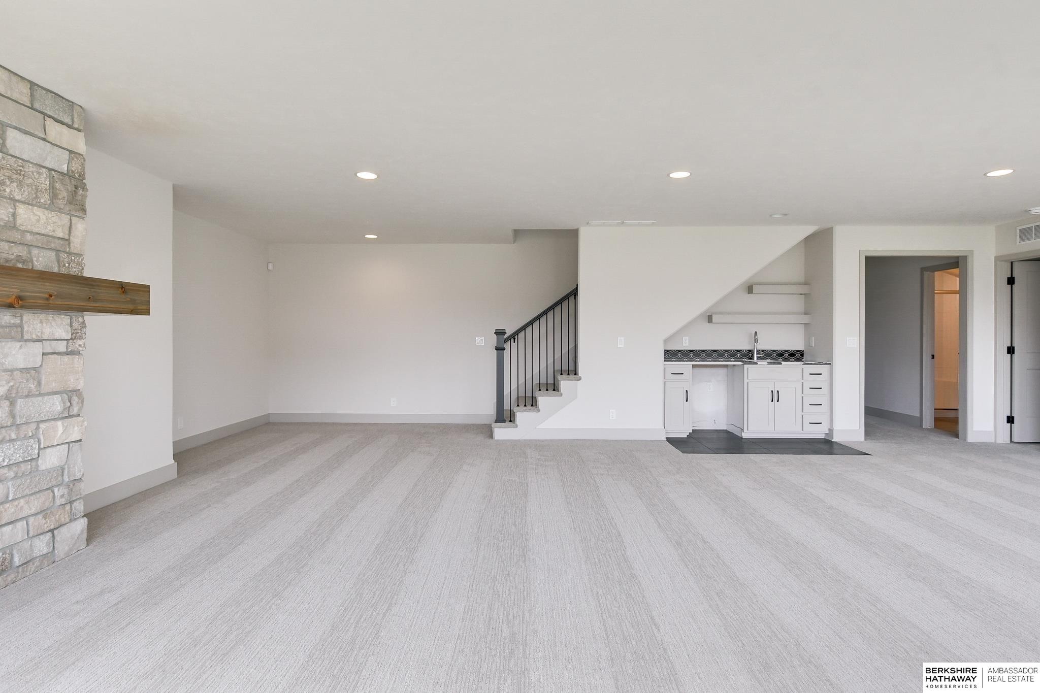 Papillion, Nebraska 68046, United States, 2 Bedrooms Bedrooms, ,3 BathroomsBathrooms,Residential,Active,45588