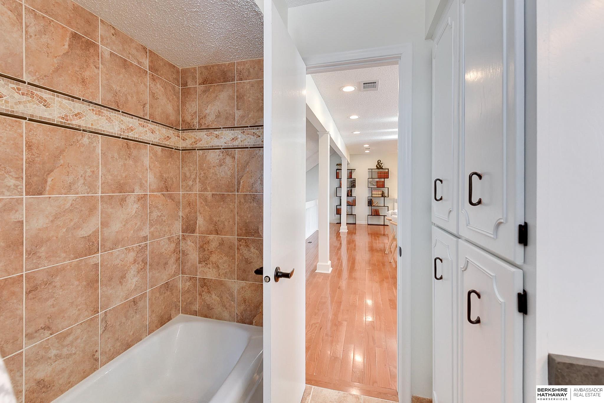 Omaha, Nebraska 68137, United States, 3 Bedrooms Bedrooms, ,4 BathroomsBathrooms,Residential,Active,4419