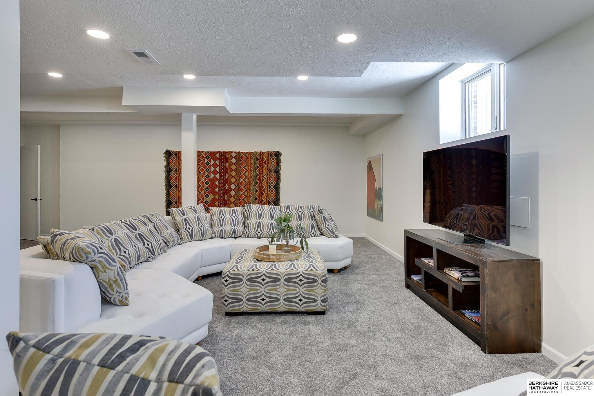 Omaha, Nebraska 68137, United States, 3 Bedrooms Bedrooms, ,4 BathroomsBathrooms,Residential,Active,4419