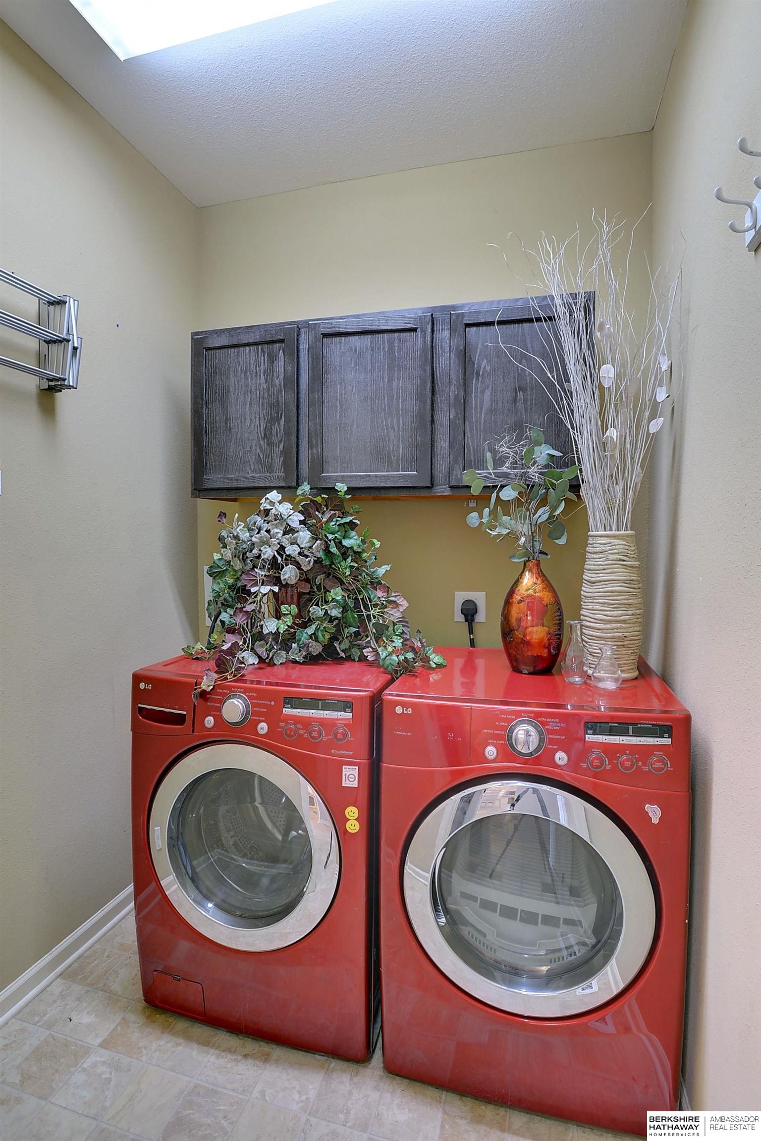 Omaha, Nebraska 68136, United States, 3 Bedrooms Bedrooms, ,3 BathroomsBathrooms,Residential,Pending,10576