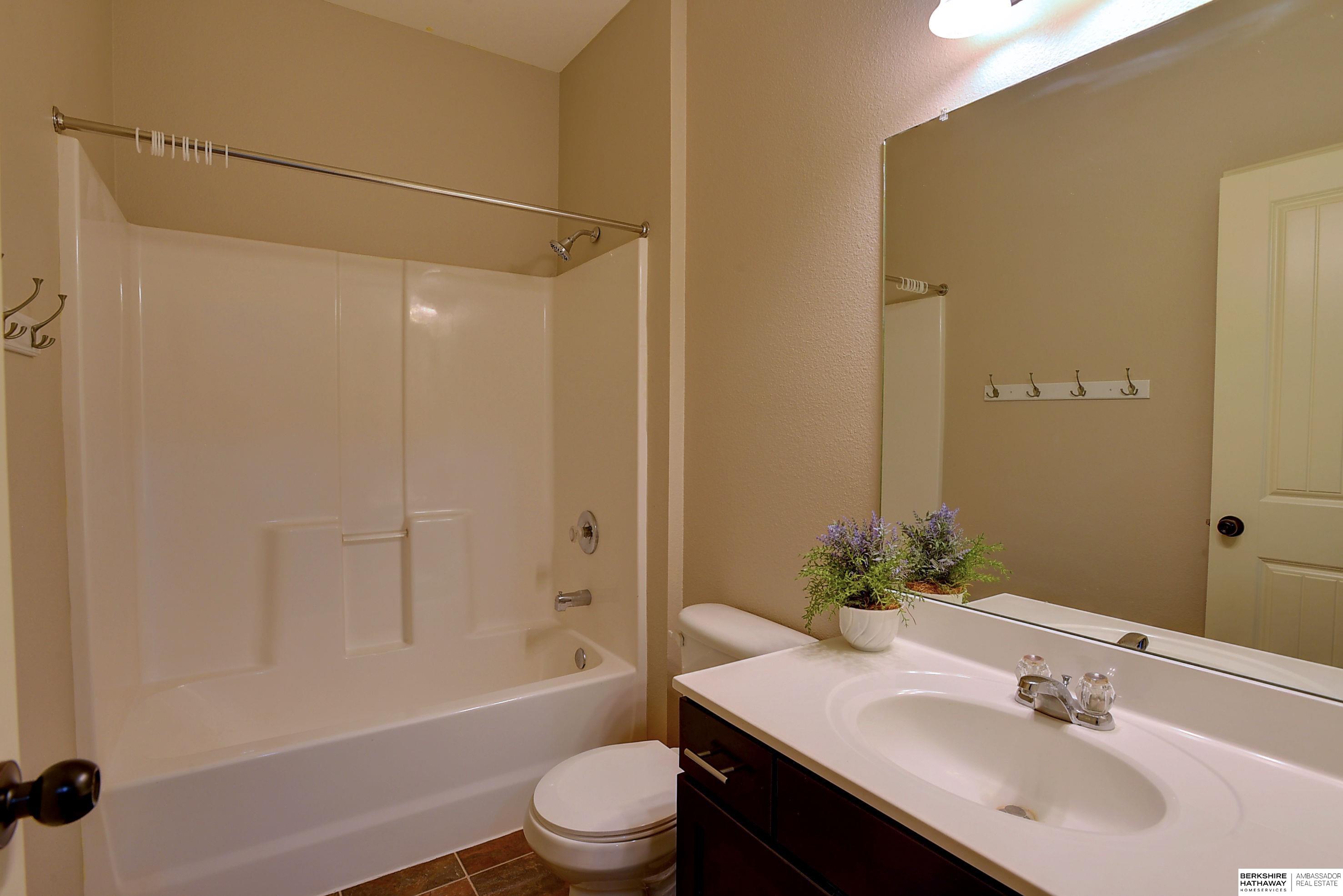 Omaha, Nebraska 68136, United States, 3 Bedrooms Bedrooms, ,3 BathroomsBathrooms,Residential,Pending,10576