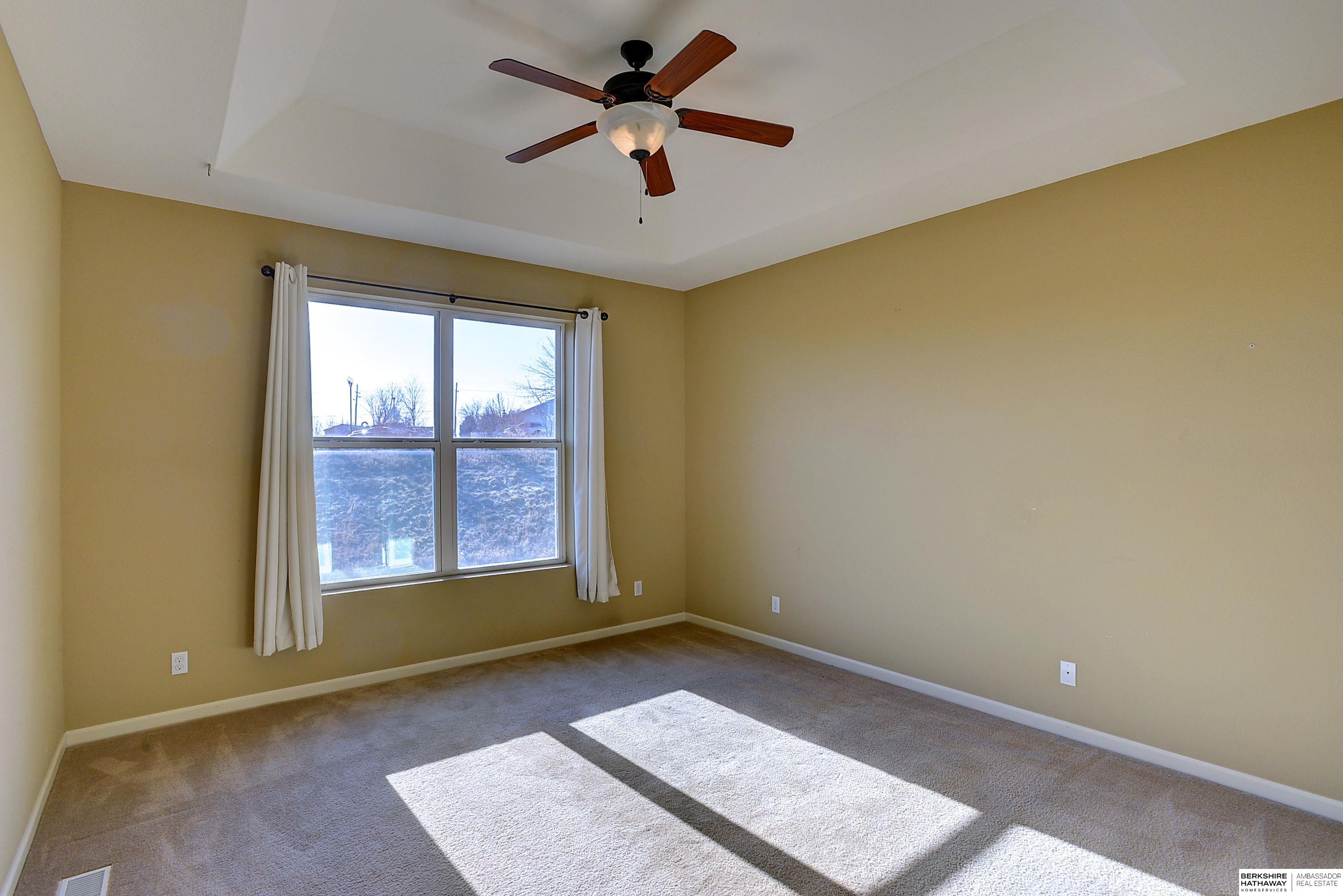 Omaha, Nebraska 68136, United States, 3 Bedrooms Bedrooms, ,3 BathroomsBathrooms,Residential,Pending,10576