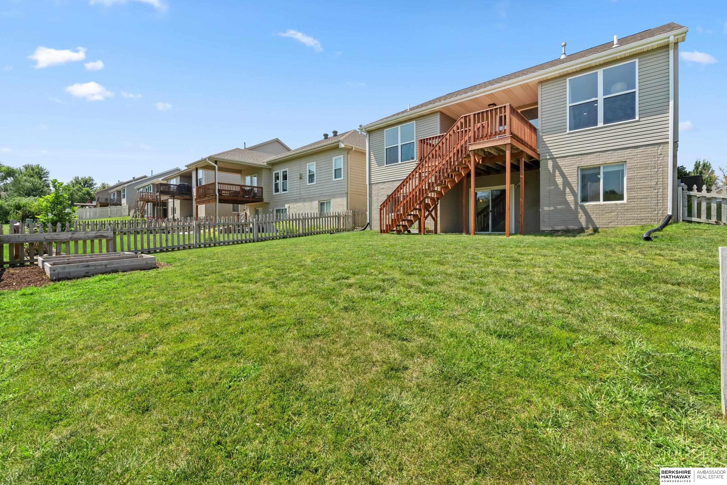 Omaha, Nebraska 68136, United States, 3 Bedrooms Bedrooms, ,3 BathroomsBathrooms,Residential,Pending,10576