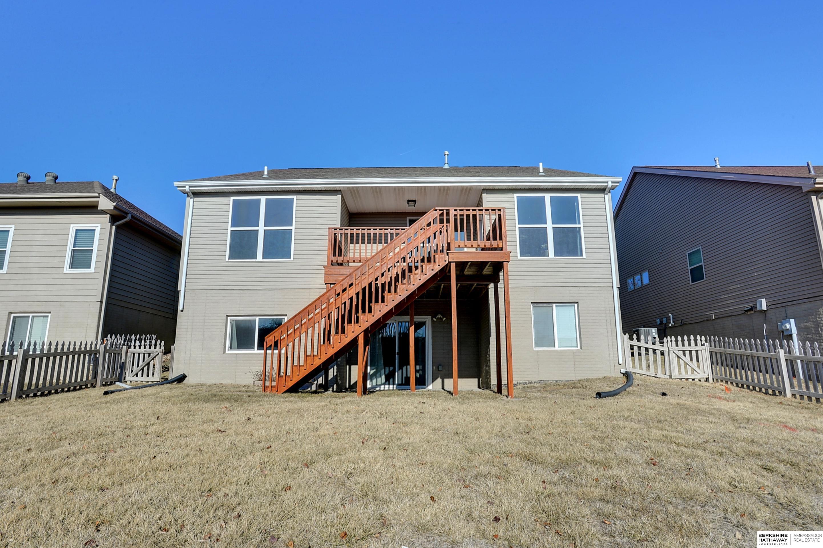 Omaha, Nebraska 68136, United States, 3 Bedrooms Bedrooms, ,3 BathroomsBathrooms,Residential,Pending,10576