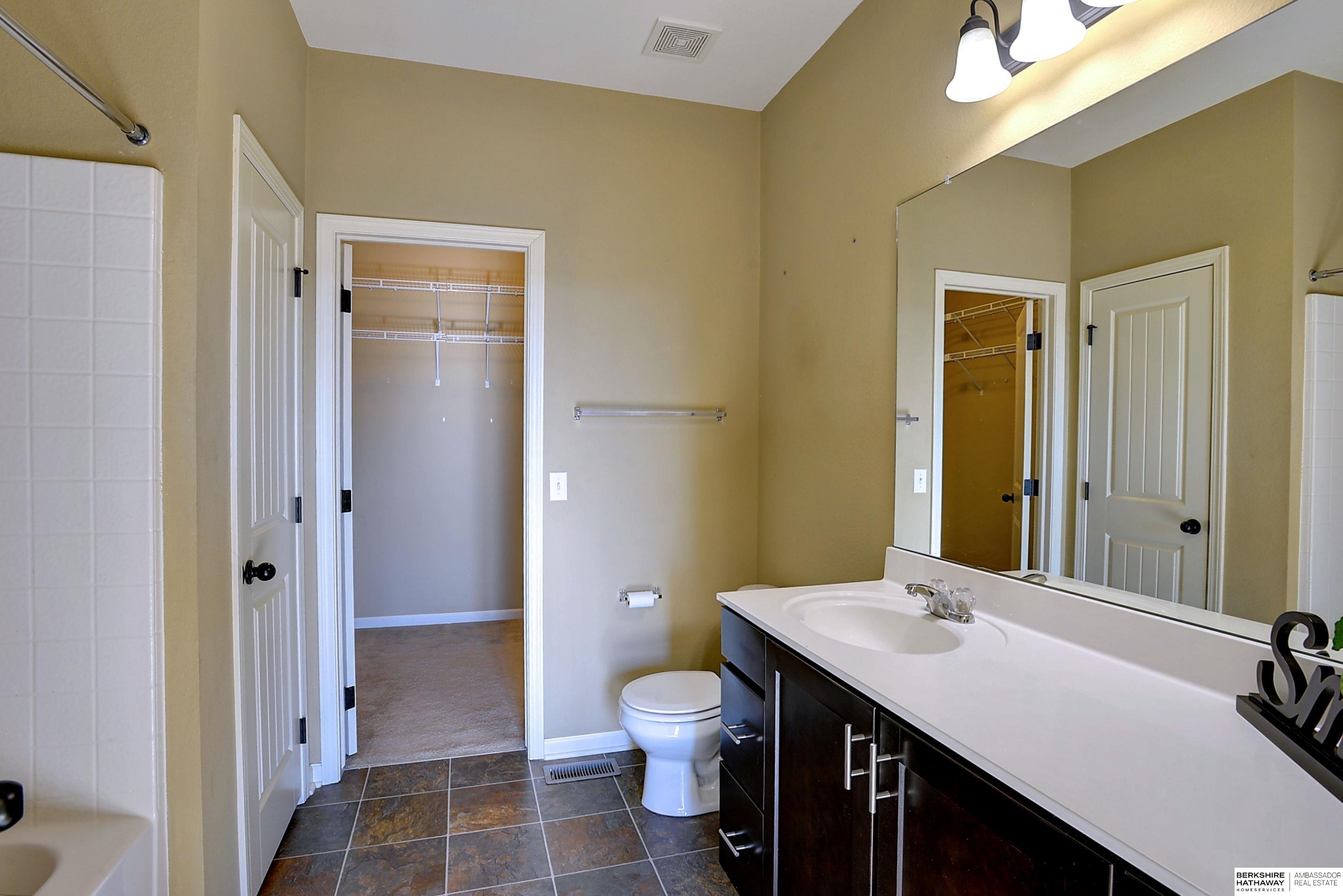 Omaha, Nebraska 68136, United States, 3 Bedrooms Bedrooms, ,3 BathroomsBathrooms,Residential,Pending,10576