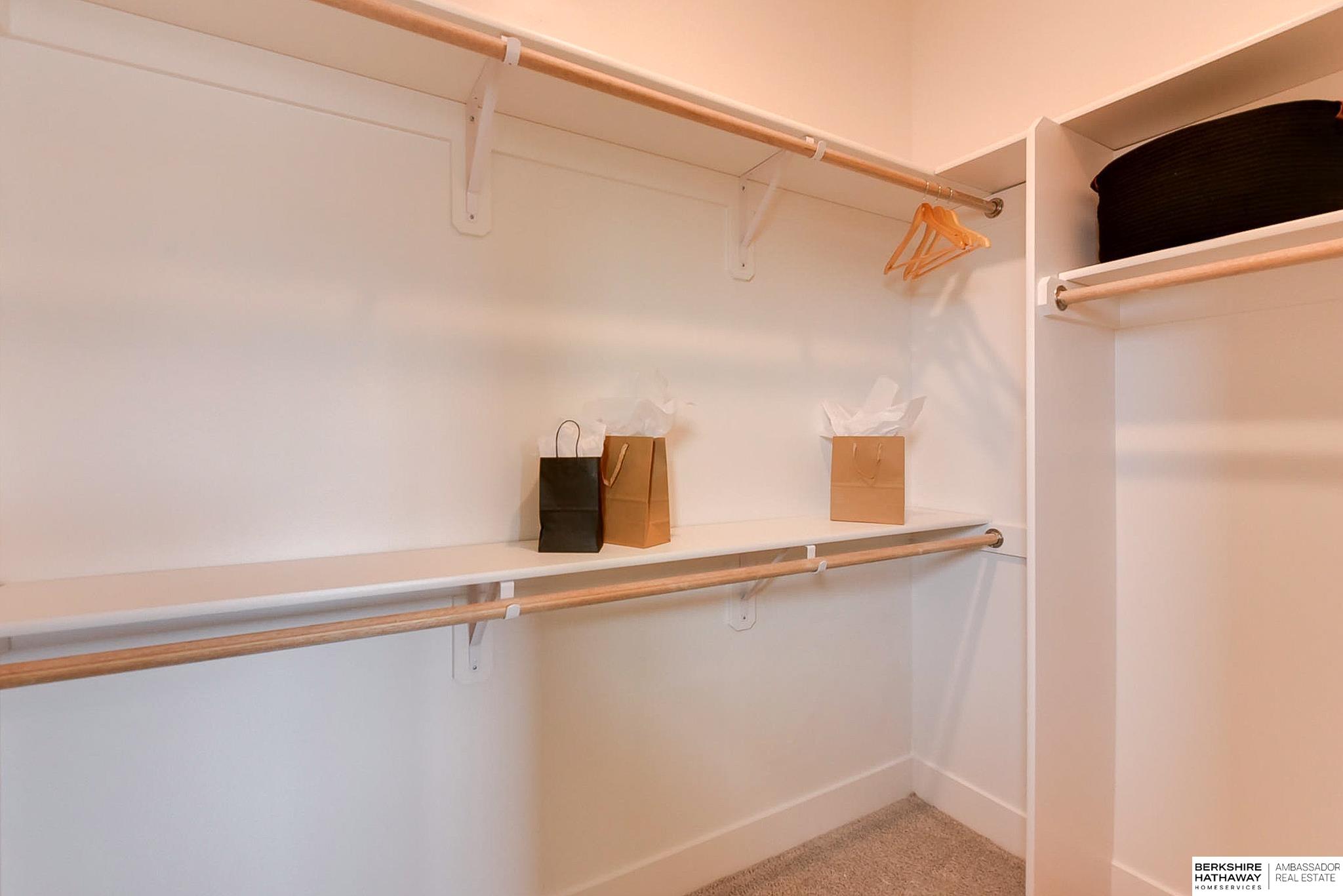 Omaha, Nebraska 68108, United States, 3 Bedrooms Bedrooms, ,4 BathroomsBathrooms,Residential,Active,94884