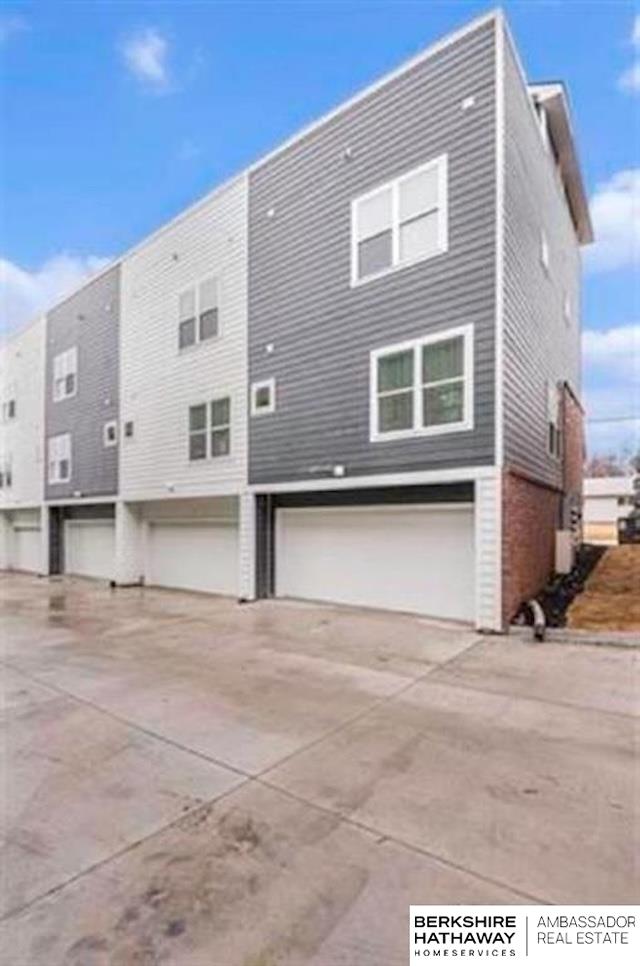 Omaha, Nebraska 68108, United States, 3 Bedrooms Bedrooms, ,4 BathroomsBathrooms,Residential,Active,94884