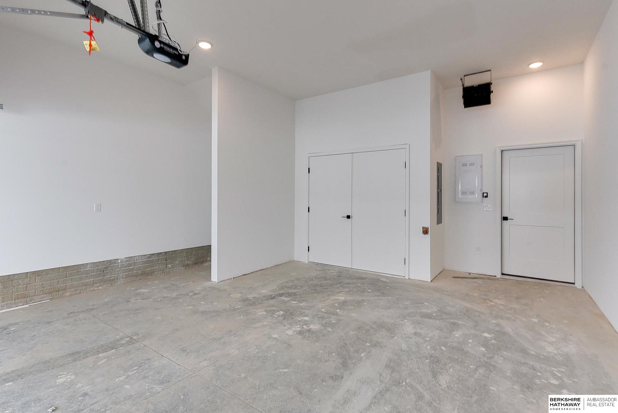 Omaha, Nebraska 68108, United States, 3 Bedrooms Bedrooms, ,4 BathroomsBathrooms,Residential,Active,94884