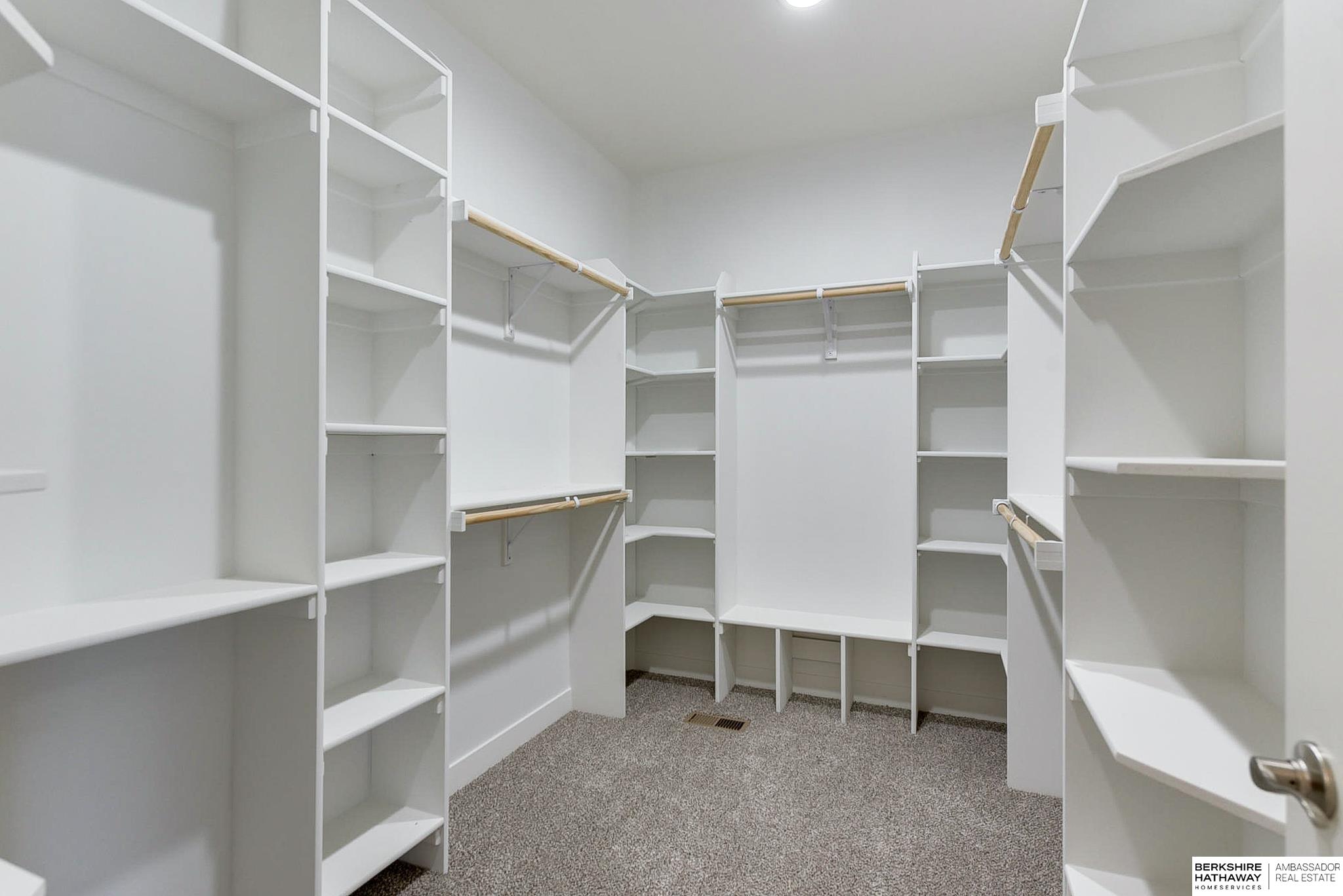 Plattsmouth, Nebraska 68048, United States, 5 Bedrooms Bedrooms, ,3 BathroomsBathrooms,Residential,Active,17052