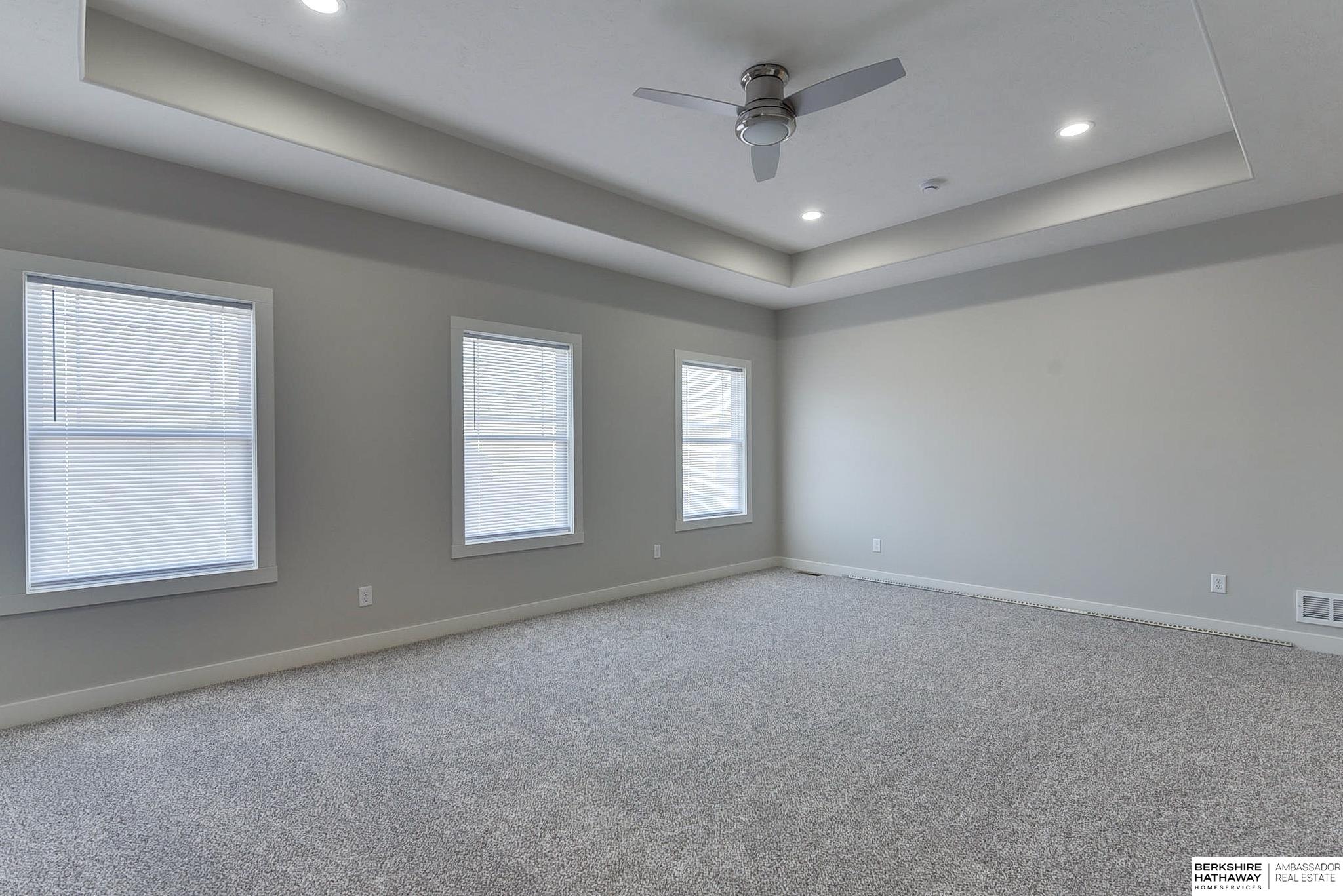 Plattsmouth, Nebraska 68048, United States, 5 Bedrooms Bedrooms, ,3 BathroomsBathrooms,Residential,Active,17052