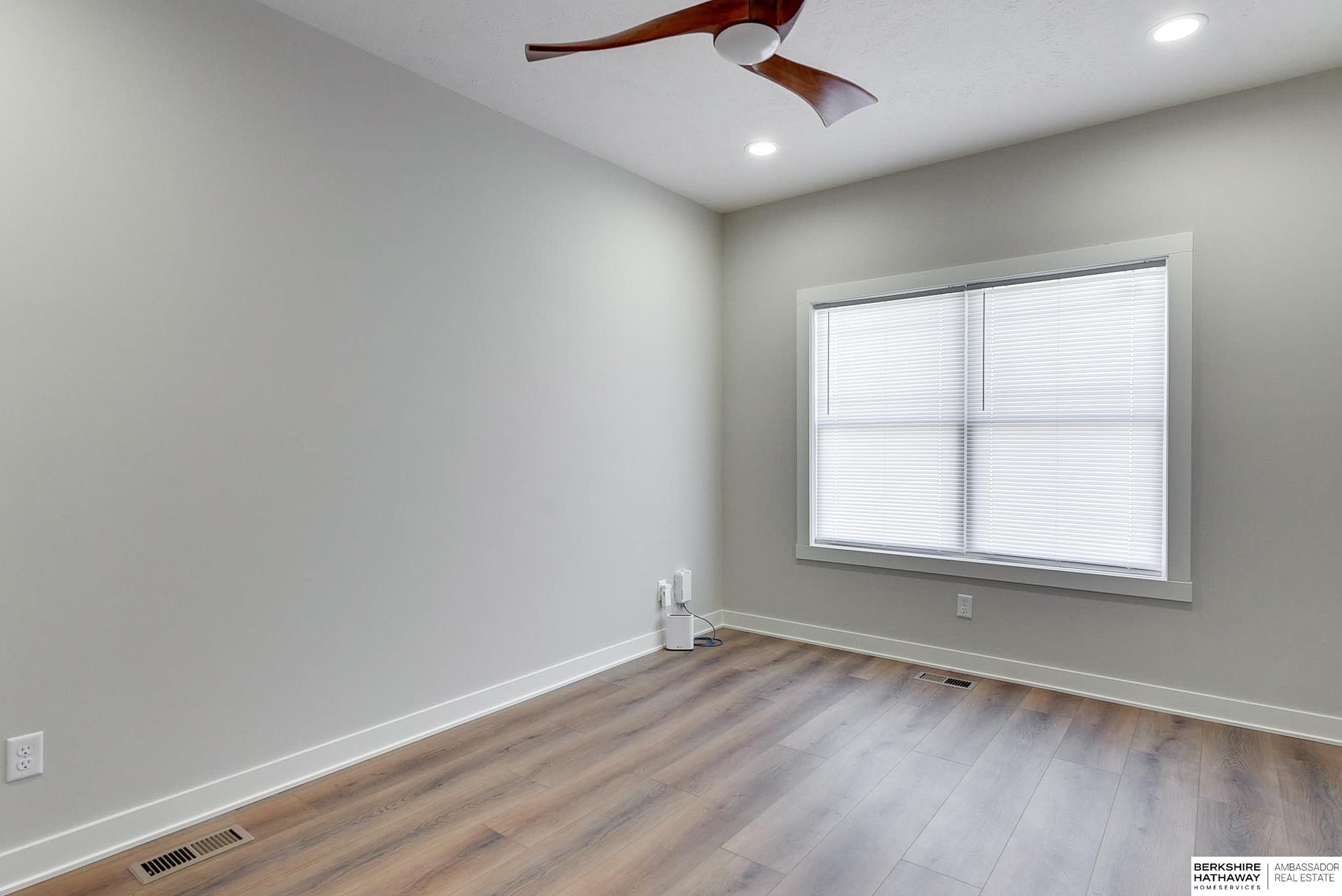 Plattsmouth, Nebraska 68048, United States, 5 Bedrooms Bedrooms, ,3 BathroomsBathrooms,Residential,Active,17052