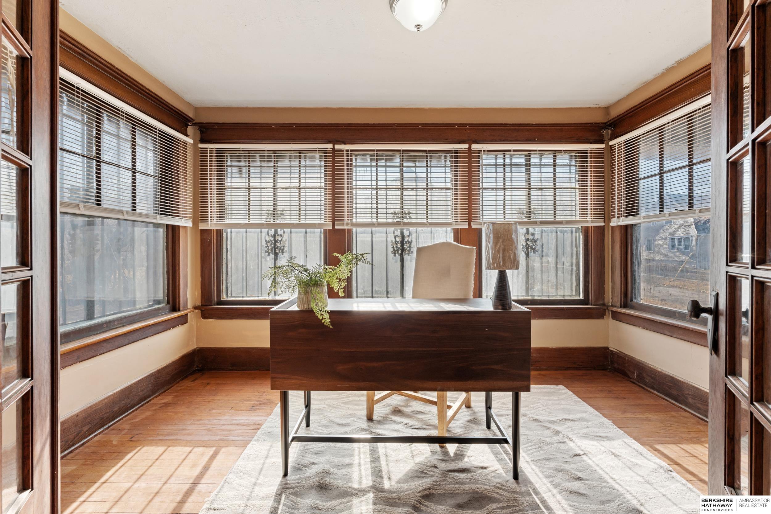 Omaha, Nebraska 68110, United States, 3 Bedrooms Bedrooms, ,1 BathroomBathrooms,Residential,Pending,17880