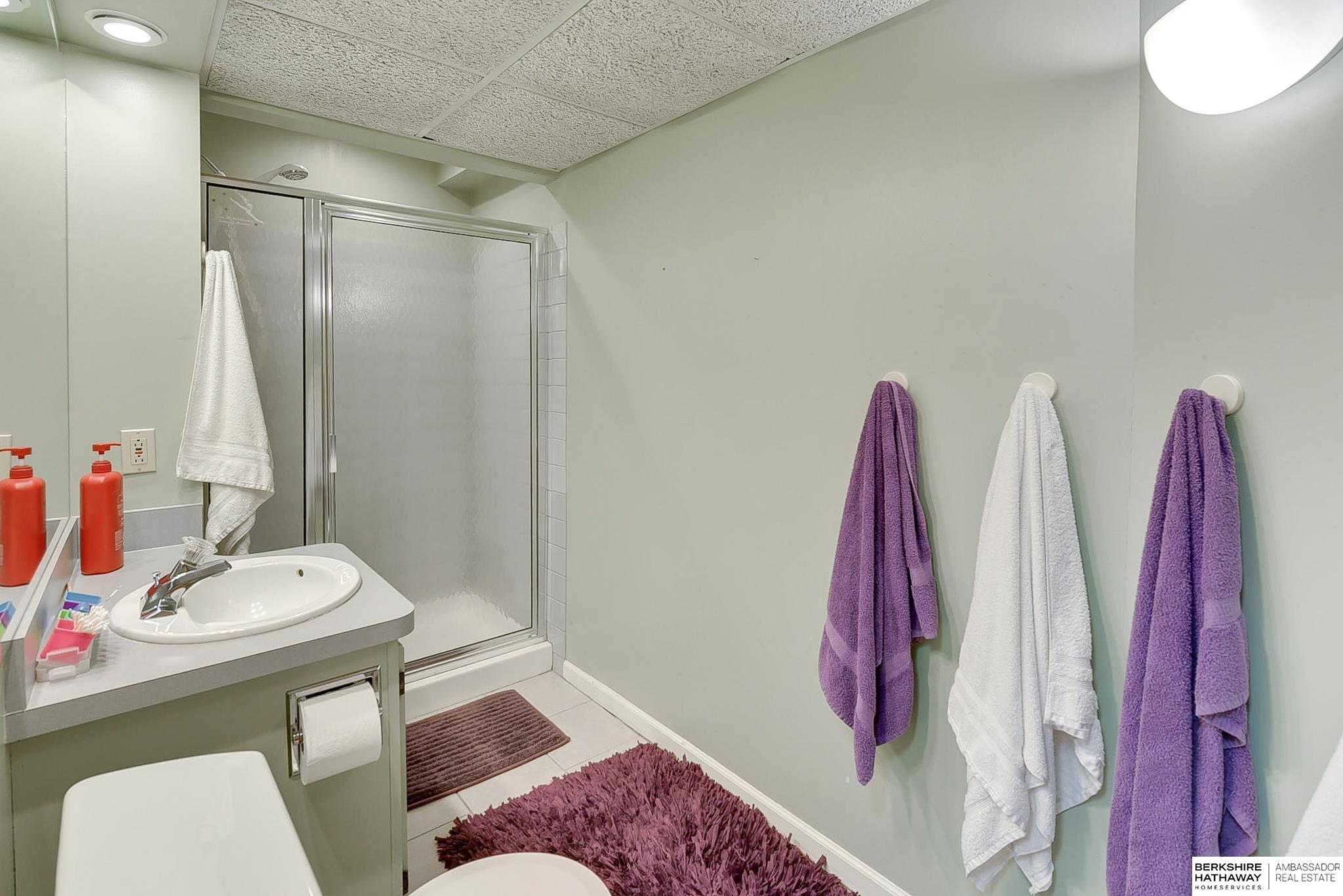 Lincoln, Nebraska 68516, United States, 3 Bedrooms Bedrooms, ,3 BathroomsBathrooms,Residential,Active,99039