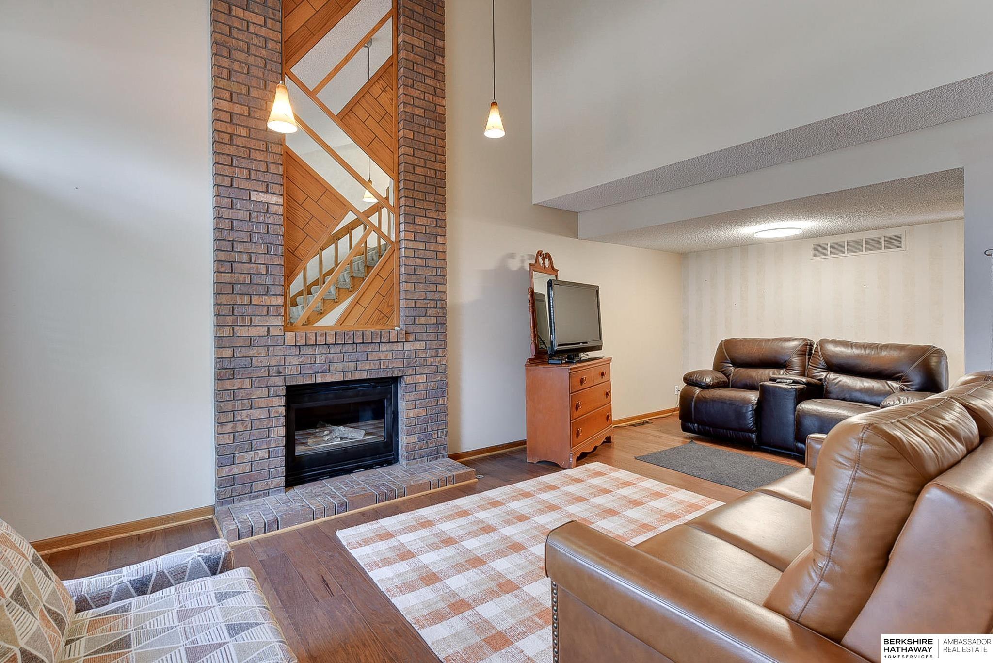 Lincoln, Nebraska 68516, United States, 3 Bedrooms Bedrooms, ,3 BathroomsBathrooms,Residential,Active,99039