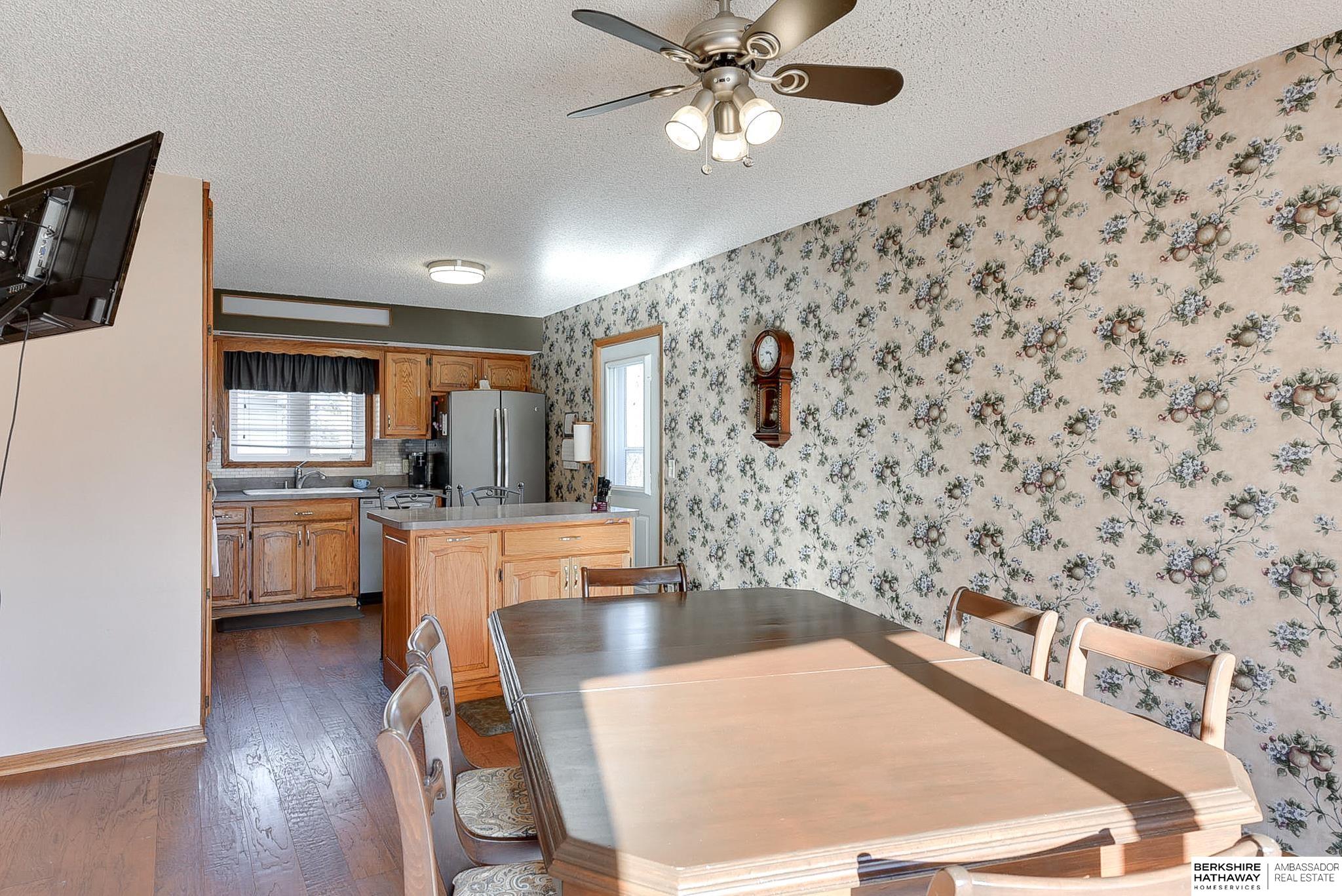 Lincoln, Nebraska 68516, United States, 3 Bedrooms Bedrooms, ,3 BathroomsBathrooms,Residential,Active,99039