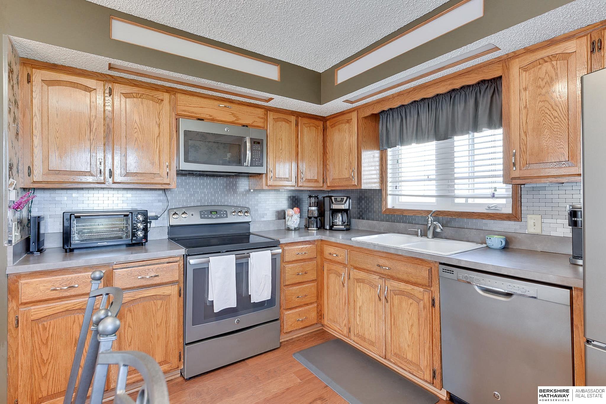 Lincoln, Nebraska 68516, United States, 3 Bedrooms Bedrooms, ,3 BathroomsBathrooms,Residential,Active,99039