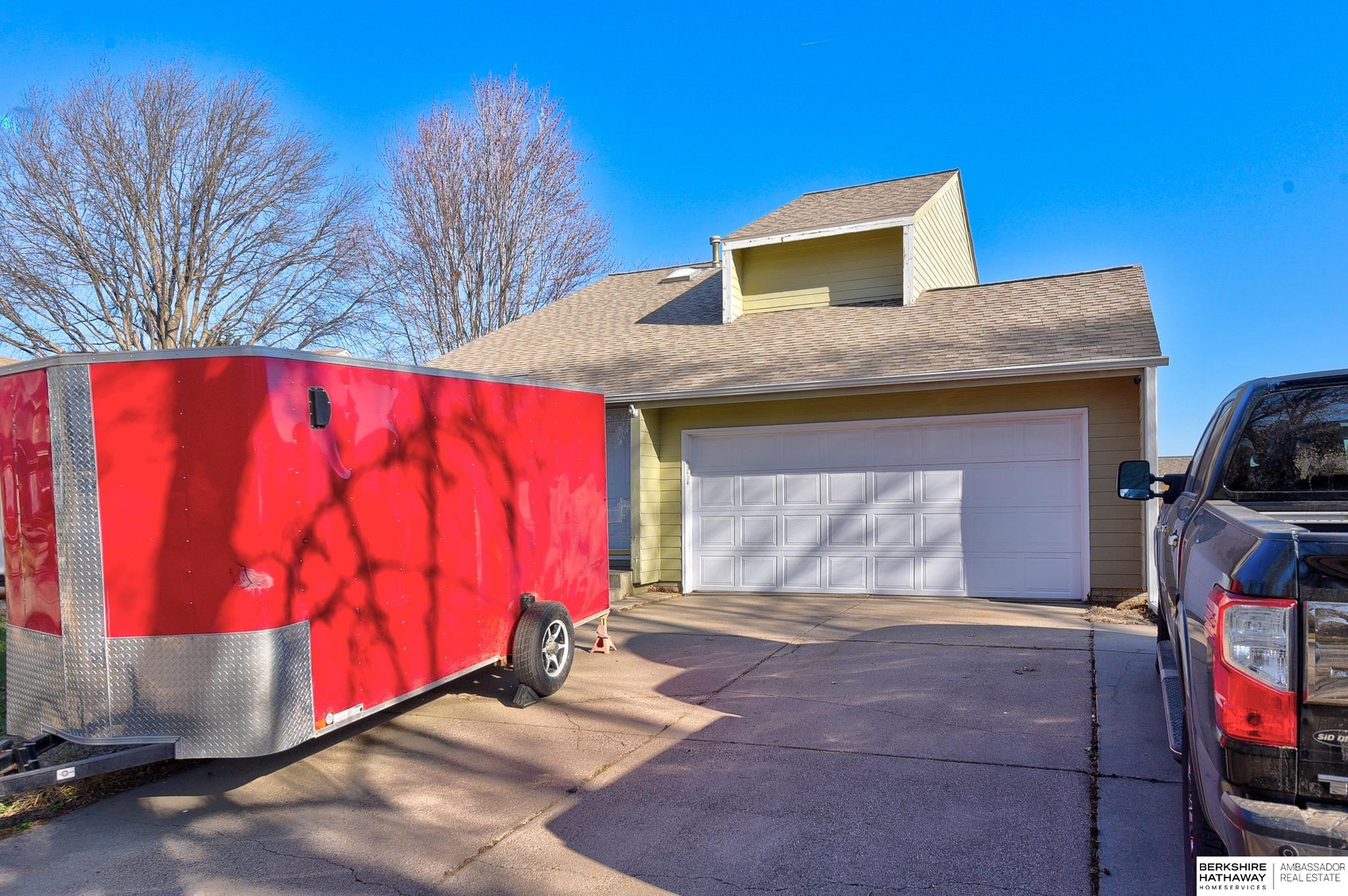 Lincoln, Nebraska 68516, United States, 3 Bedrooms Bedrooms, ,3 BathroomsBathrooms,Residential,Active,99039