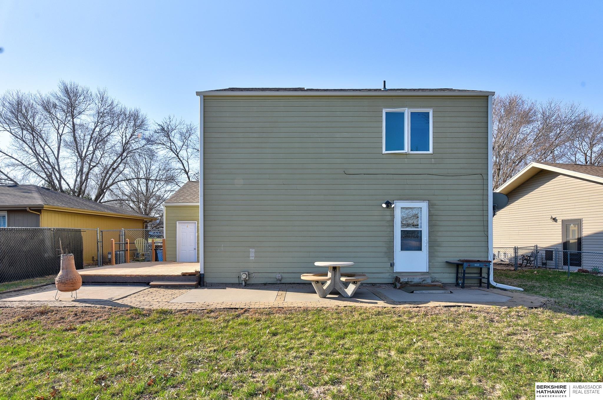 Lincoln, Nebraska 68516, United States, 3 Bedrooms Bedrooms, ,3 BathroomsBathrooms,Residential,Active,99039