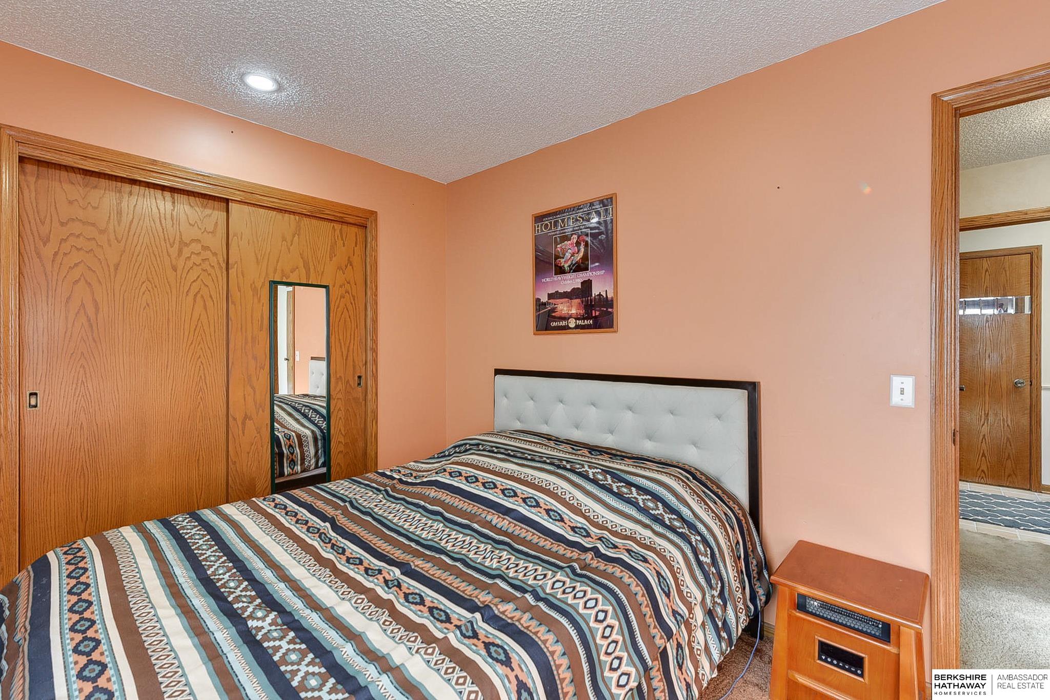 Lincoln, Nebraska 68516, United States, 3 Bedrooms Bedrooms, ,3 BathroomsBathrooms,Residential,Active,99039