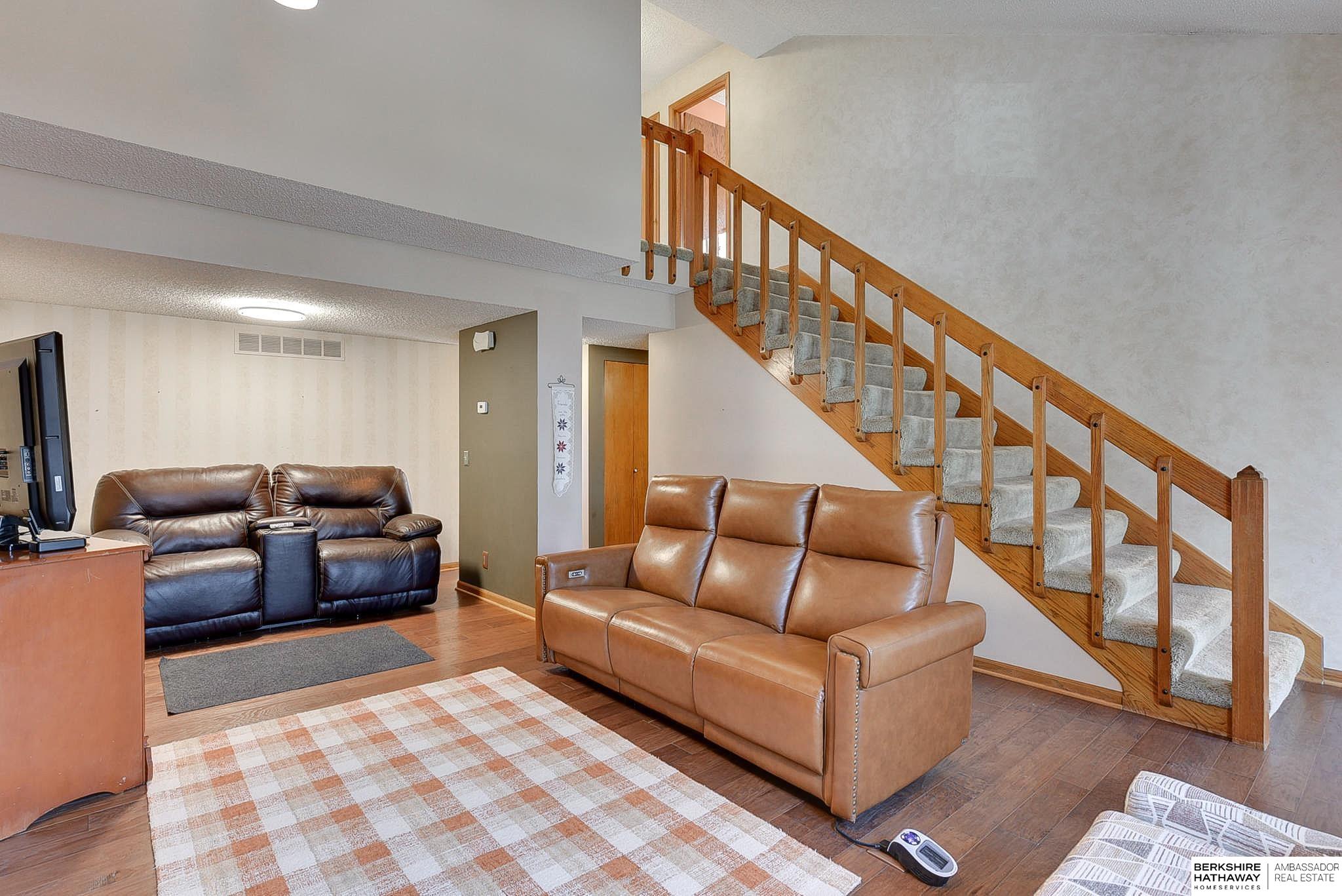 Lincoln, Nebraska 68516, United States, 3 Bedrooms Bedrooms, ,3 BathroomsBathrooms,Residential,Active,99039