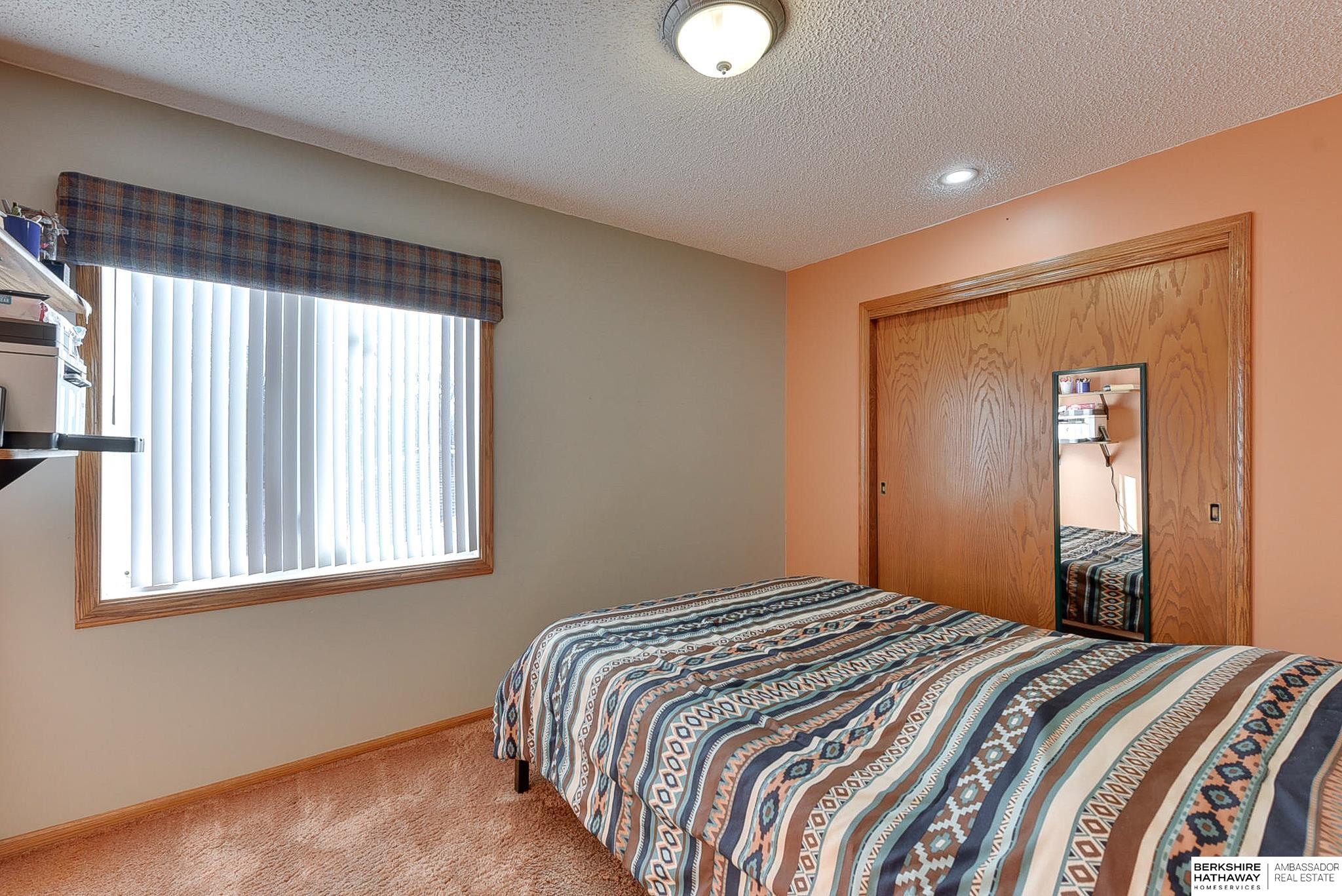 Lincoln, Nebraska 68516, United States, 3 Bedrooms Bedrooms, ,3 BathroomsBathrooms,Residential,Active,99039