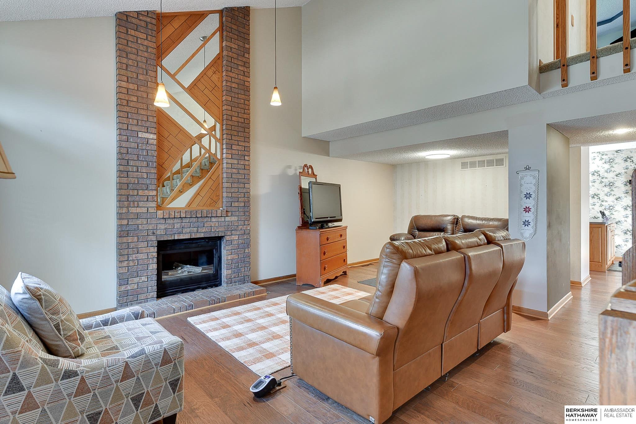 Lincoln, Nebraska 68516, United States, 3 Bedrooms Bedrooms, ,3 BathroomsBathrooms,Residential,Active,99039