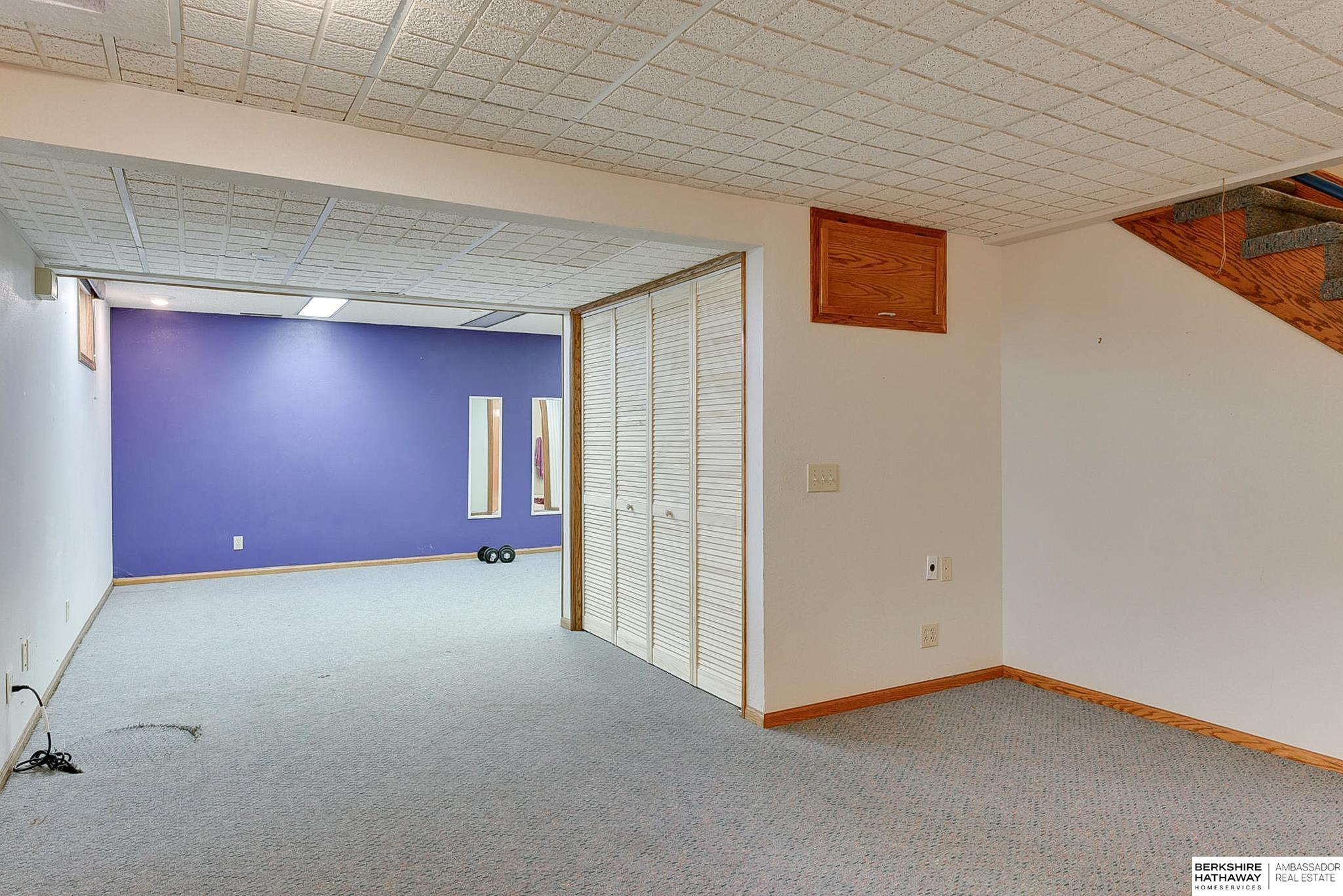 Lincoln, Nebraska 68516, United States, 3 Bedrooms Bedrooms, ,3 BathroomsBathrooms,Residential,Active,99039