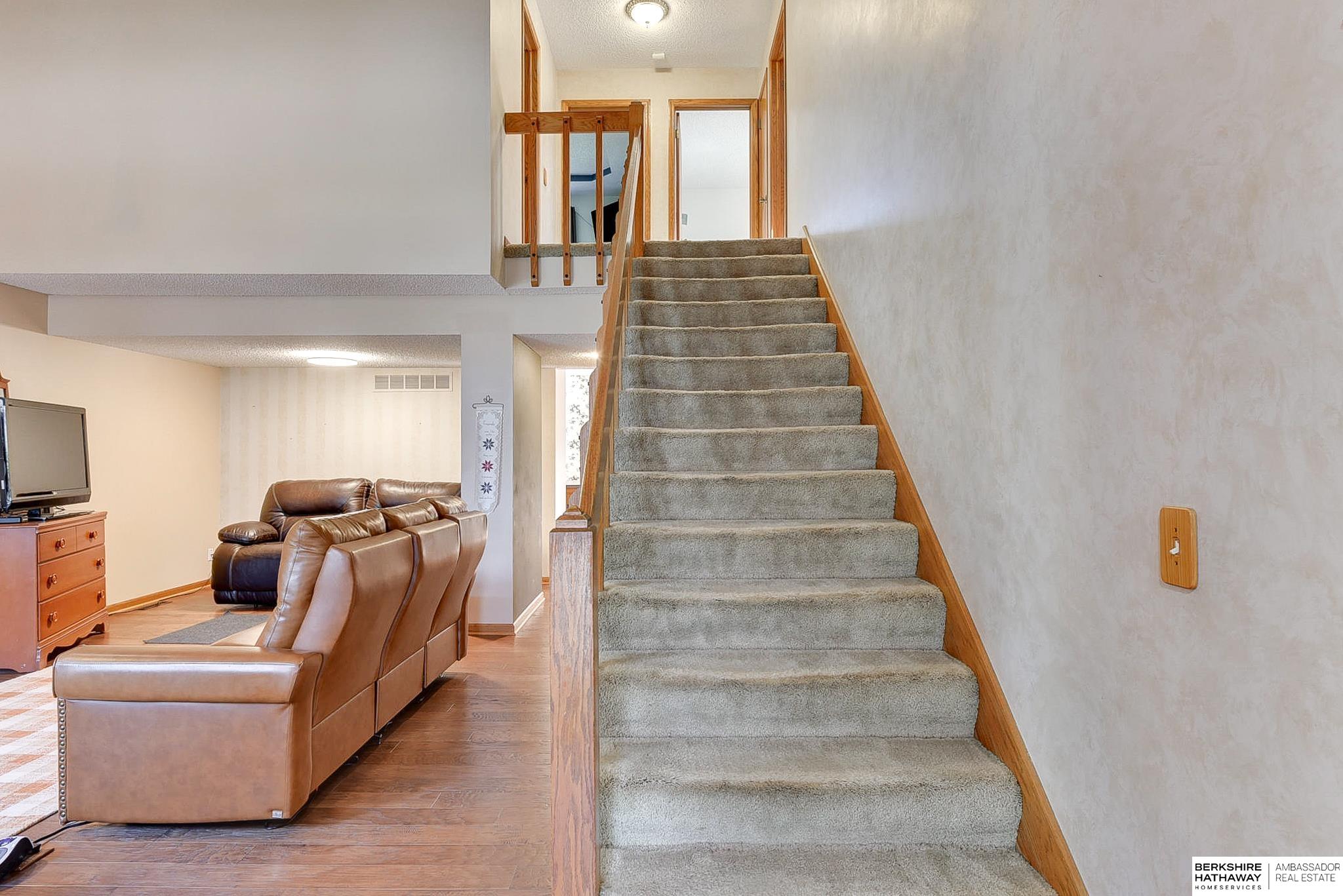 Lincoln, Nebraska 68516, United States, 3 Bedrooms Bedrooms, ,3 BathroomsBathrooms,Residential,Active,99039