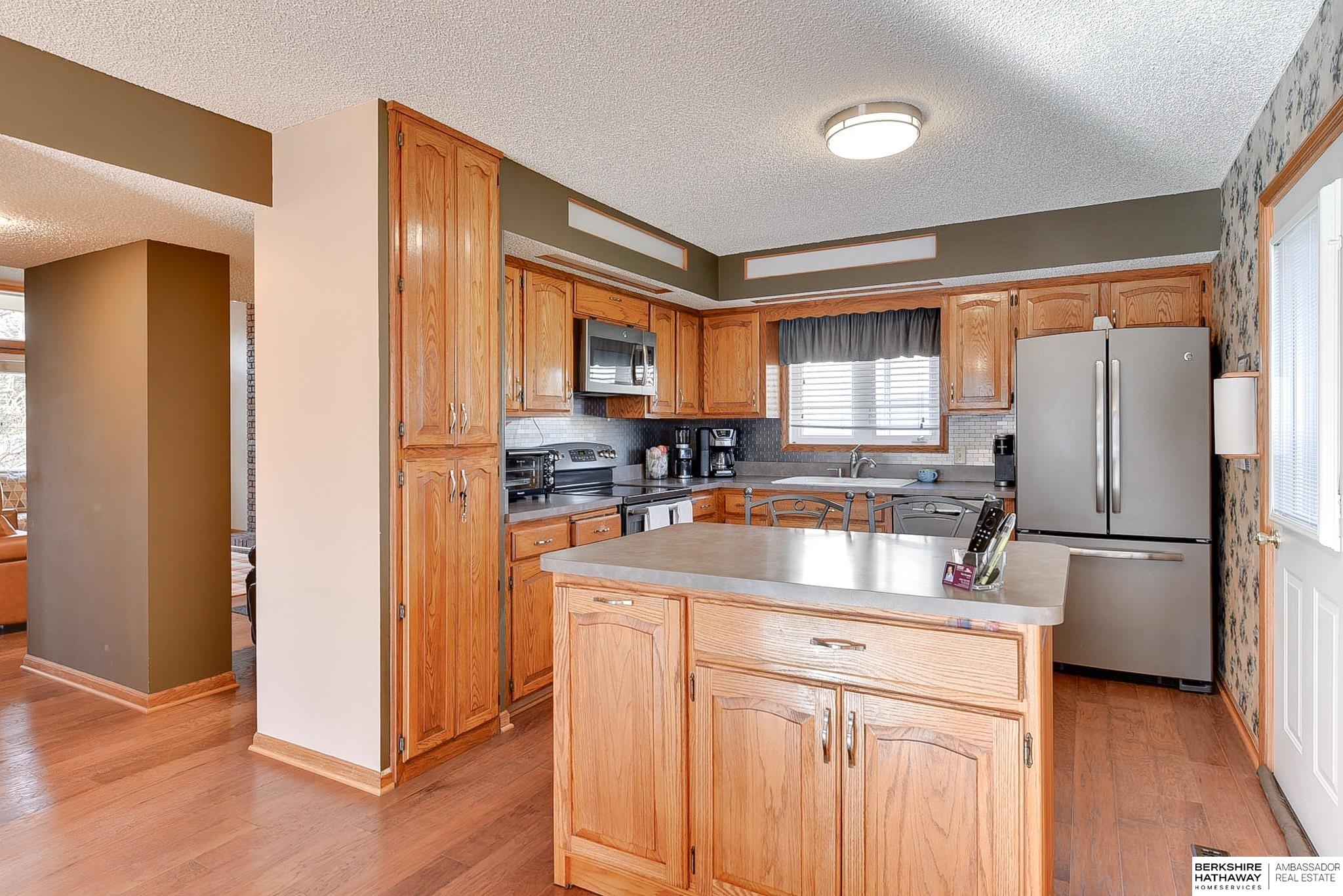 Lincoln, Nebraska 68516, United States, 3 Bedrooms Bedrooms, ,3 BathroomsBathrooms,Residential,Active,99039