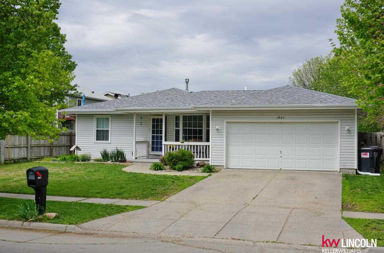 Photo 1 of 19 — 1921 SW 9th Street, Lincoln, NE 68522