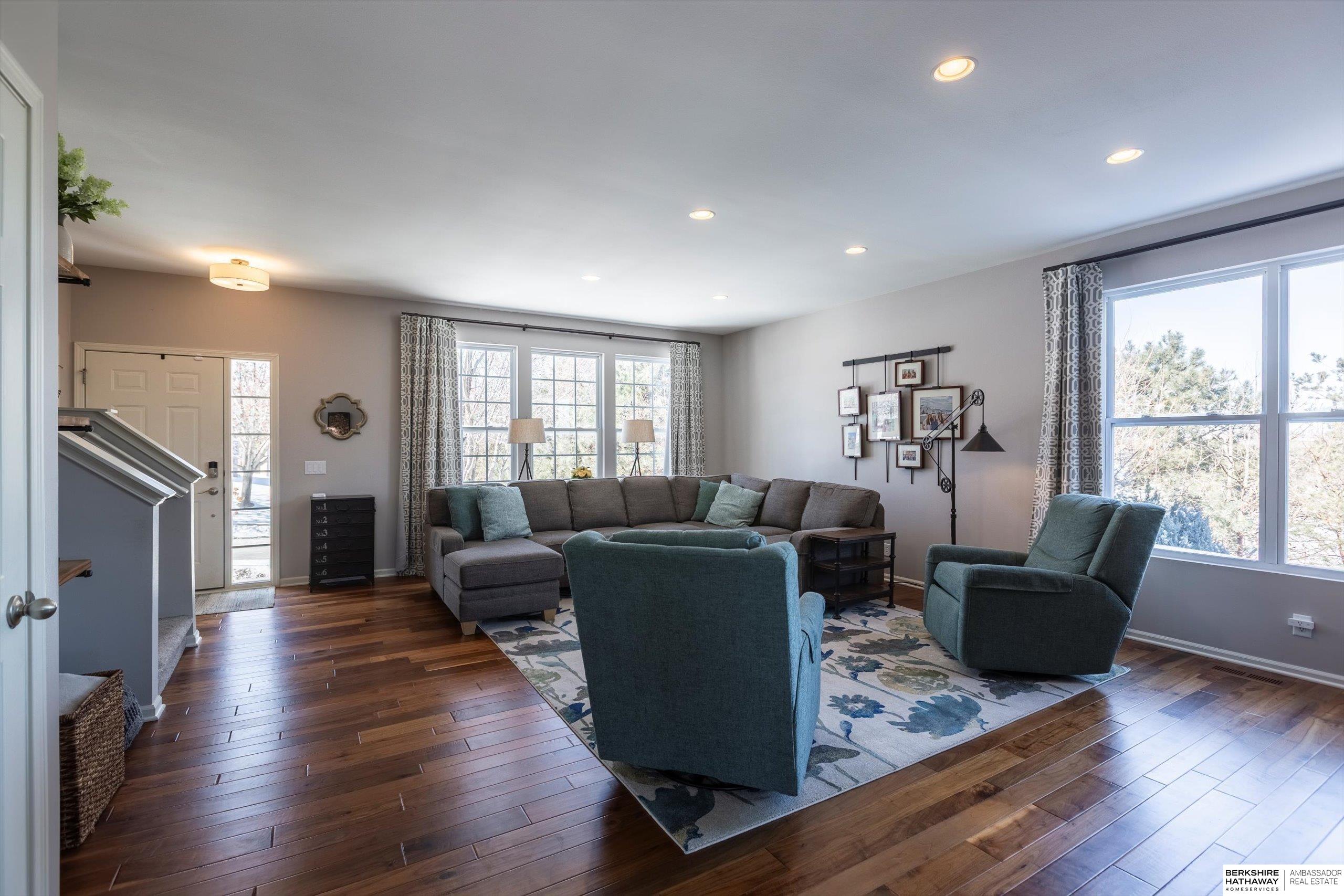 Omaha, Nebraska 68135, United States, 4 Bedrooms Bedrooms, ,3 BathroomsBathrooms,Residential,Active,77787