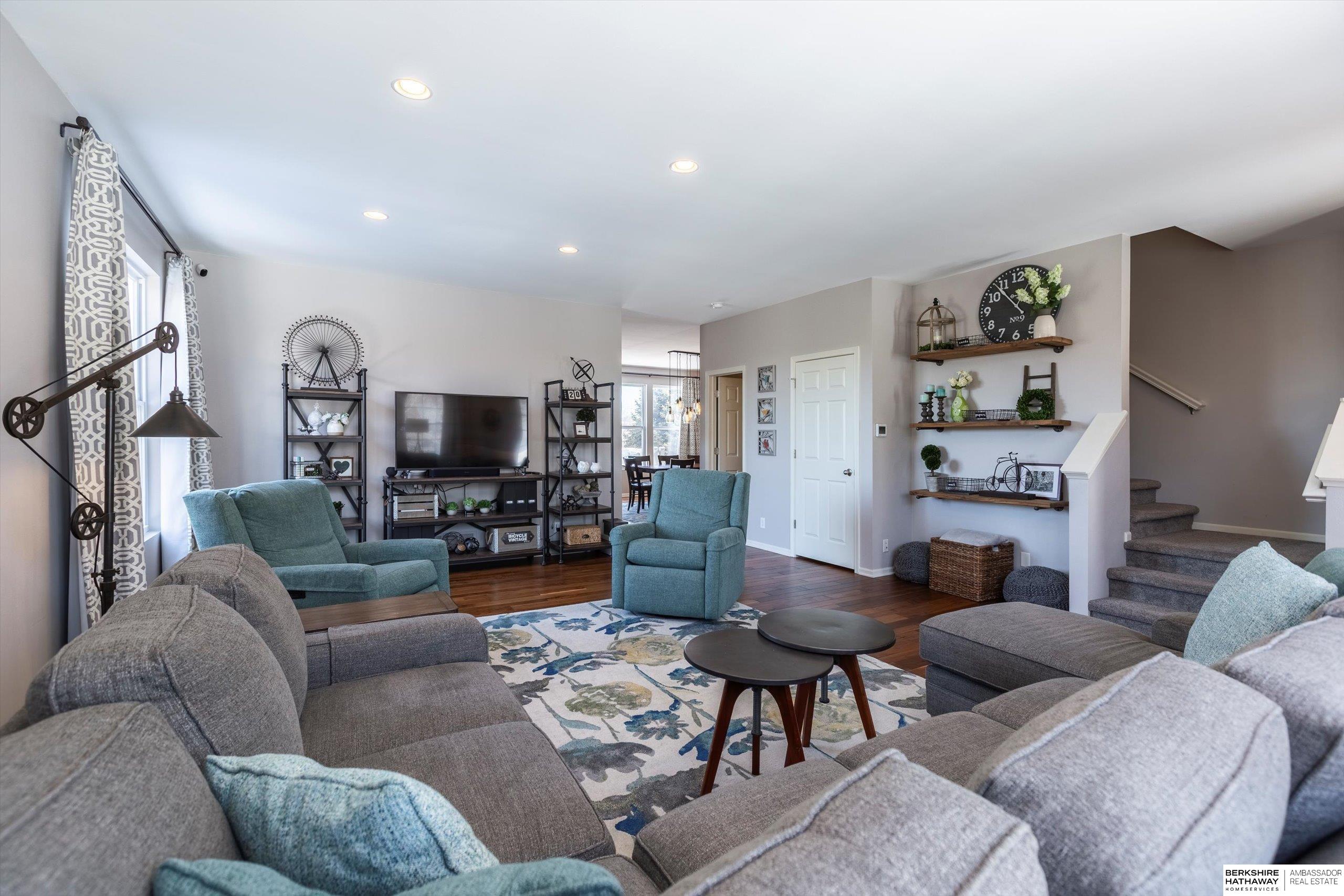 Omaha, Nebraska 68135, United States, 4 Bedrooms Bedrooms, ,3 BathroomsBathrooms,Residential,Active,77787