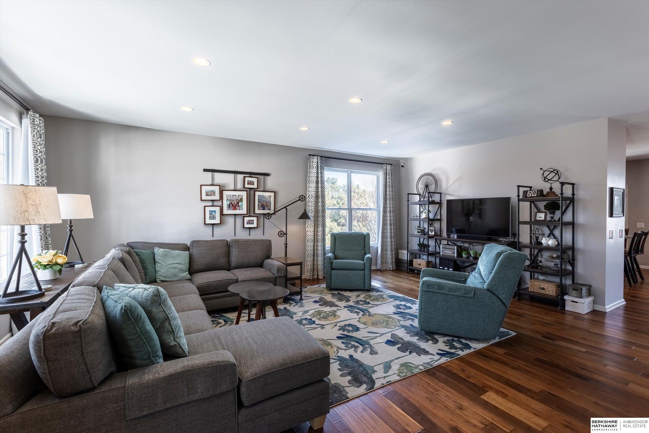 Omaha, Nebraska 68135, United States, 4 Bedrooms Bedrooms, ,3 BathroomsBathrooms,Residential,Active,77787