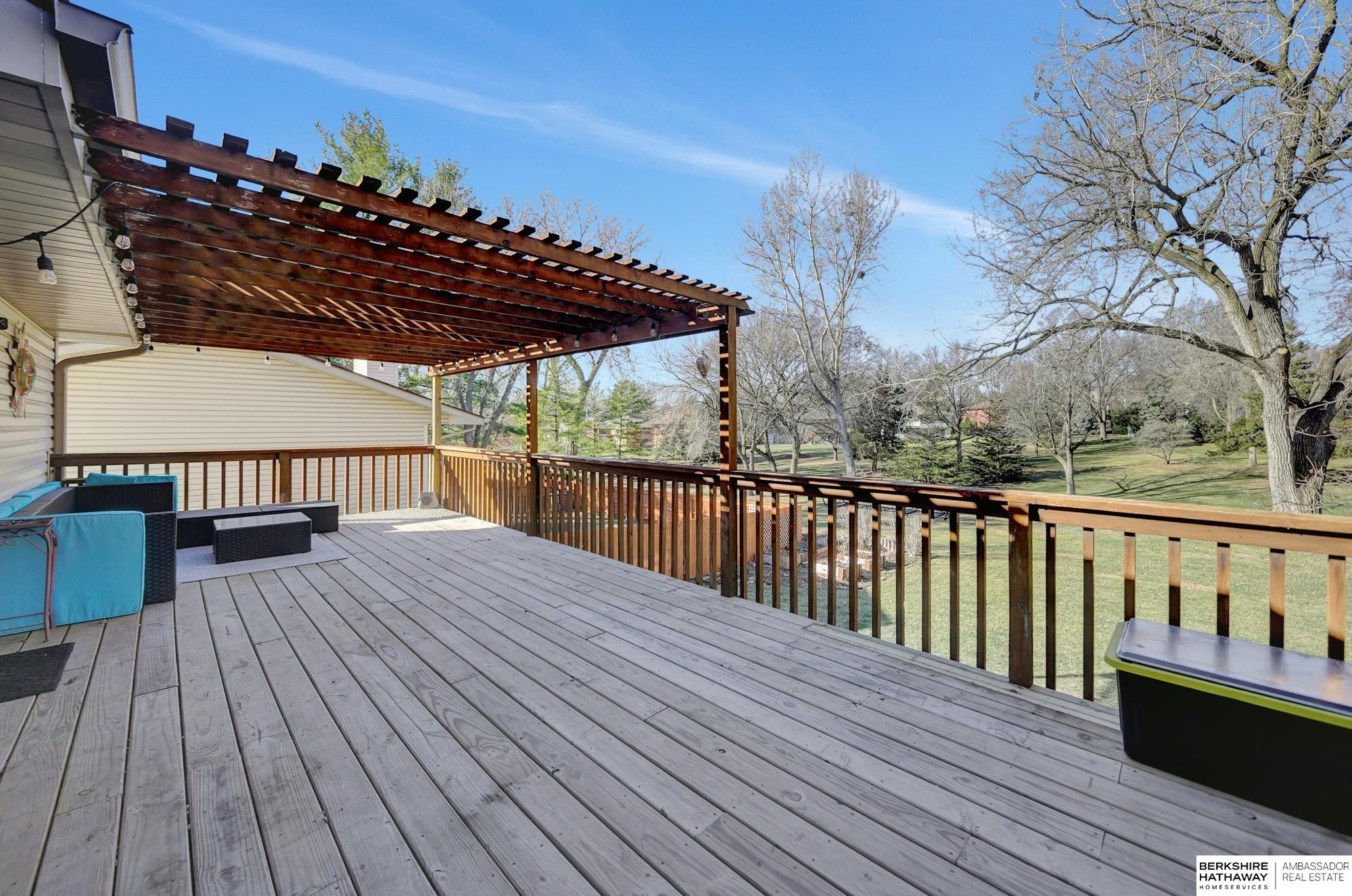 Lincoln, Nebraska 68506, United States, 4 Bedrooms Bedrooms, ,4 BathroomsBathrooms,Residential,Pending,8783