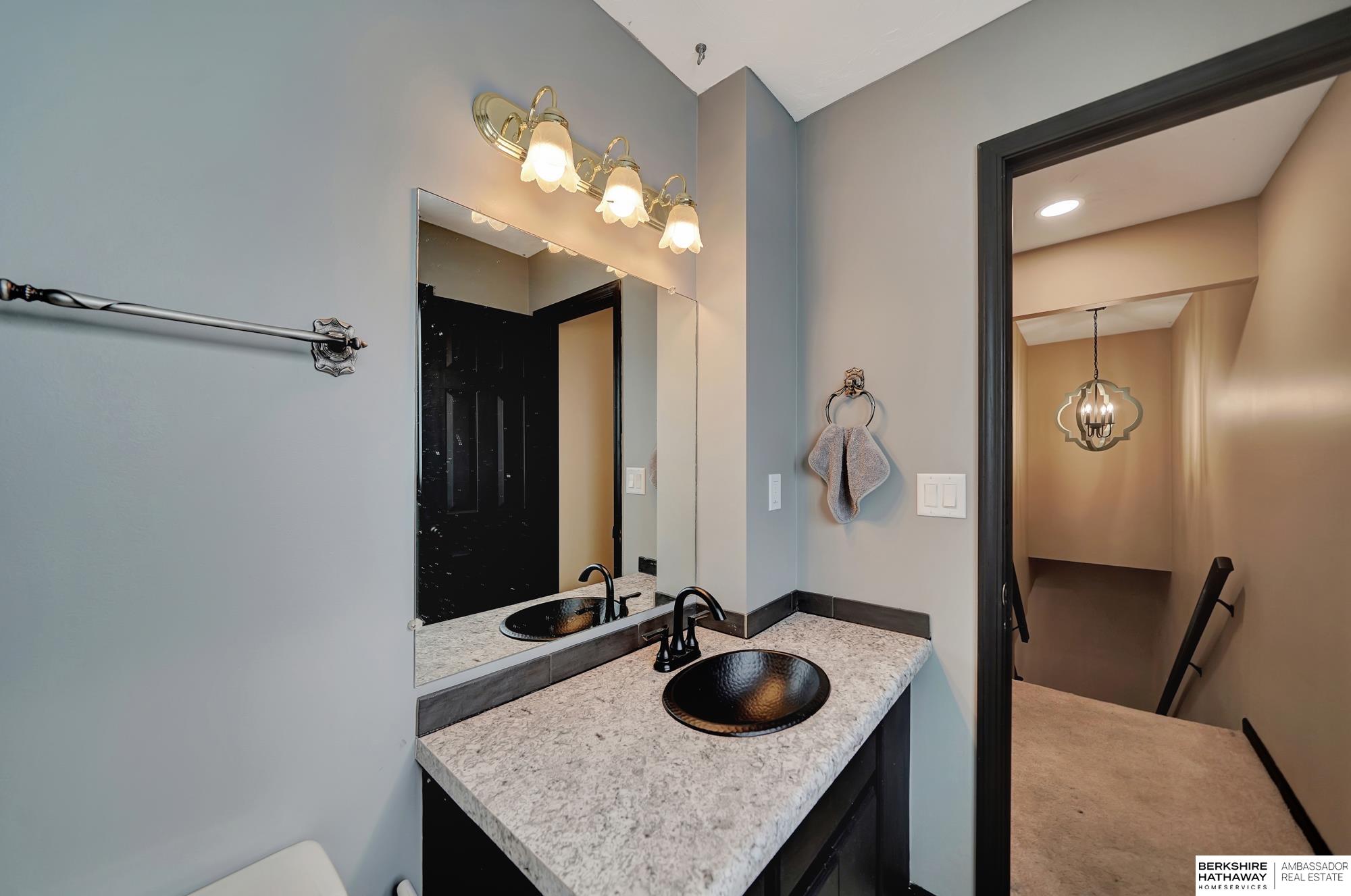 Lincoln, Nebraska 68506, United States, 4 Bedrooms Bedrooms, ,4 BathroomsBathrooms,Residential,Pending,8783