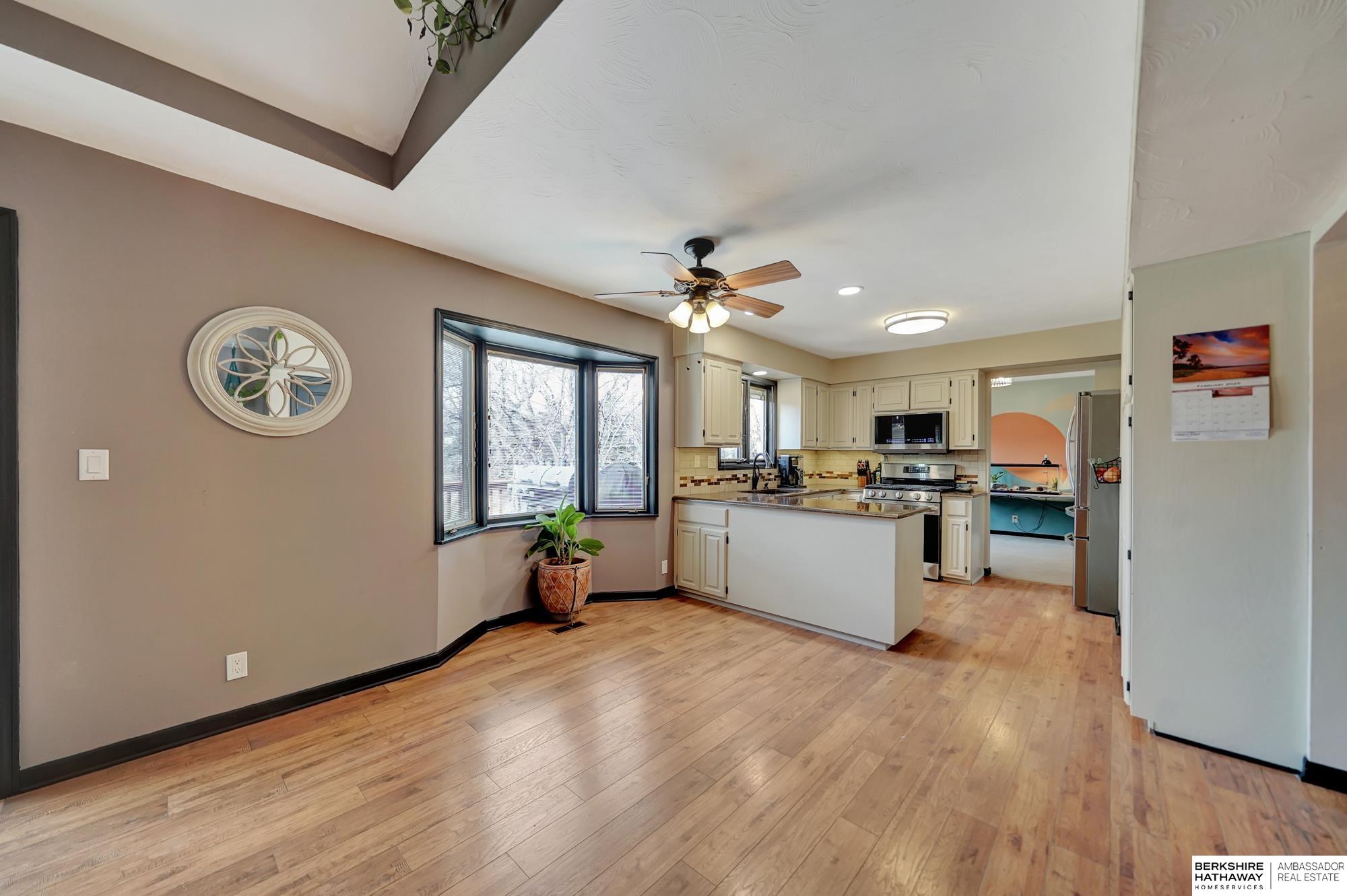 Lincoln, Nebraska 68506, United States, 4 Bedrooms Bedrooms, ,4 BathroomsBathrooms,Residential,Pending,8783