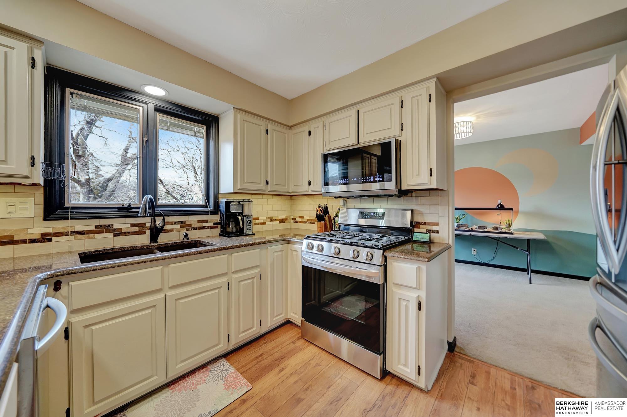 Lincoln, Nebraska 68506, United States, 4 Bedrooms Bedrooms, ,4 BathroomsBathrooms,Residential,Pending,8783