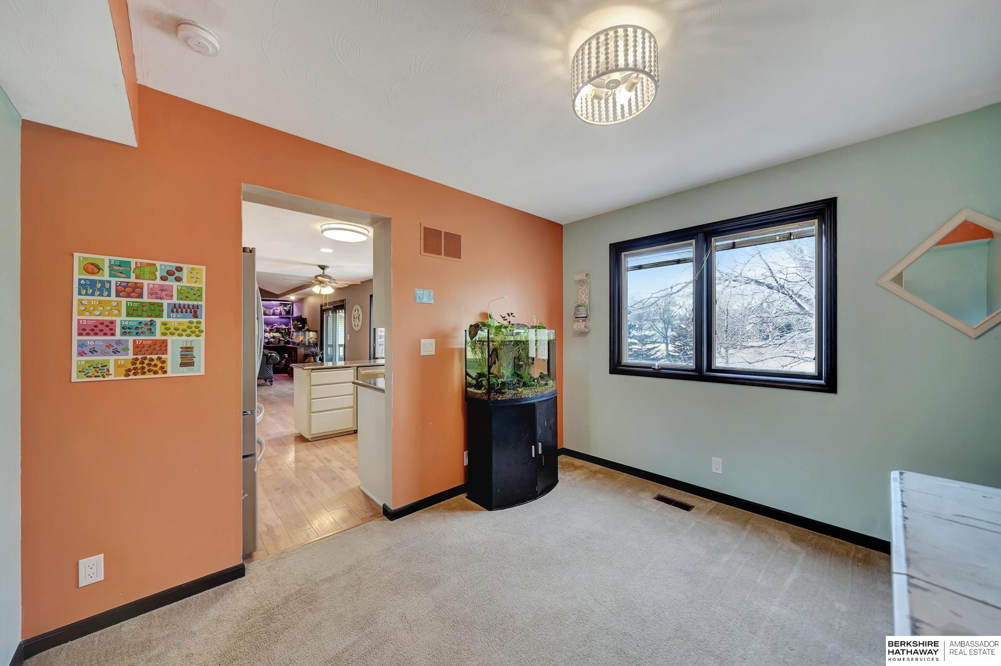 Lincoln, Nebraska 68506, United States, 4 Bedrooms Bedrooms, ,4 BathroomsBathrooms,Residential,Pending,8783