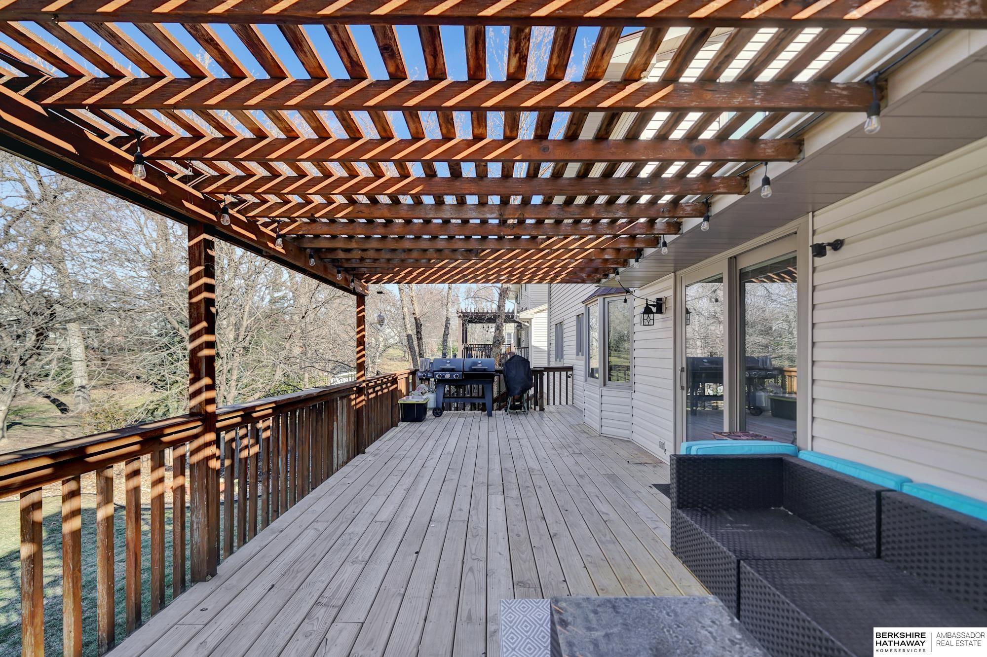 Lincoln, Nebraska 68506, United States, 4 Bedrooms Bedrooms, ,4 BathroomsBathrooms,Residential,Pending,8783