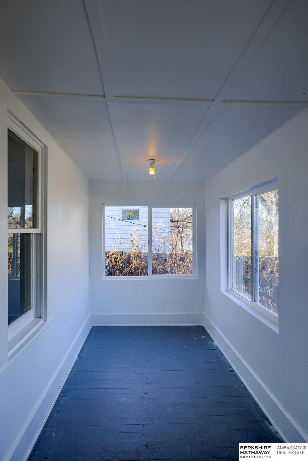 Omaha, Nebraska 68104, United States, 2 Bedrooms Bedrooms, ,1 BathroomBathrooms,Residential,Pending,31434