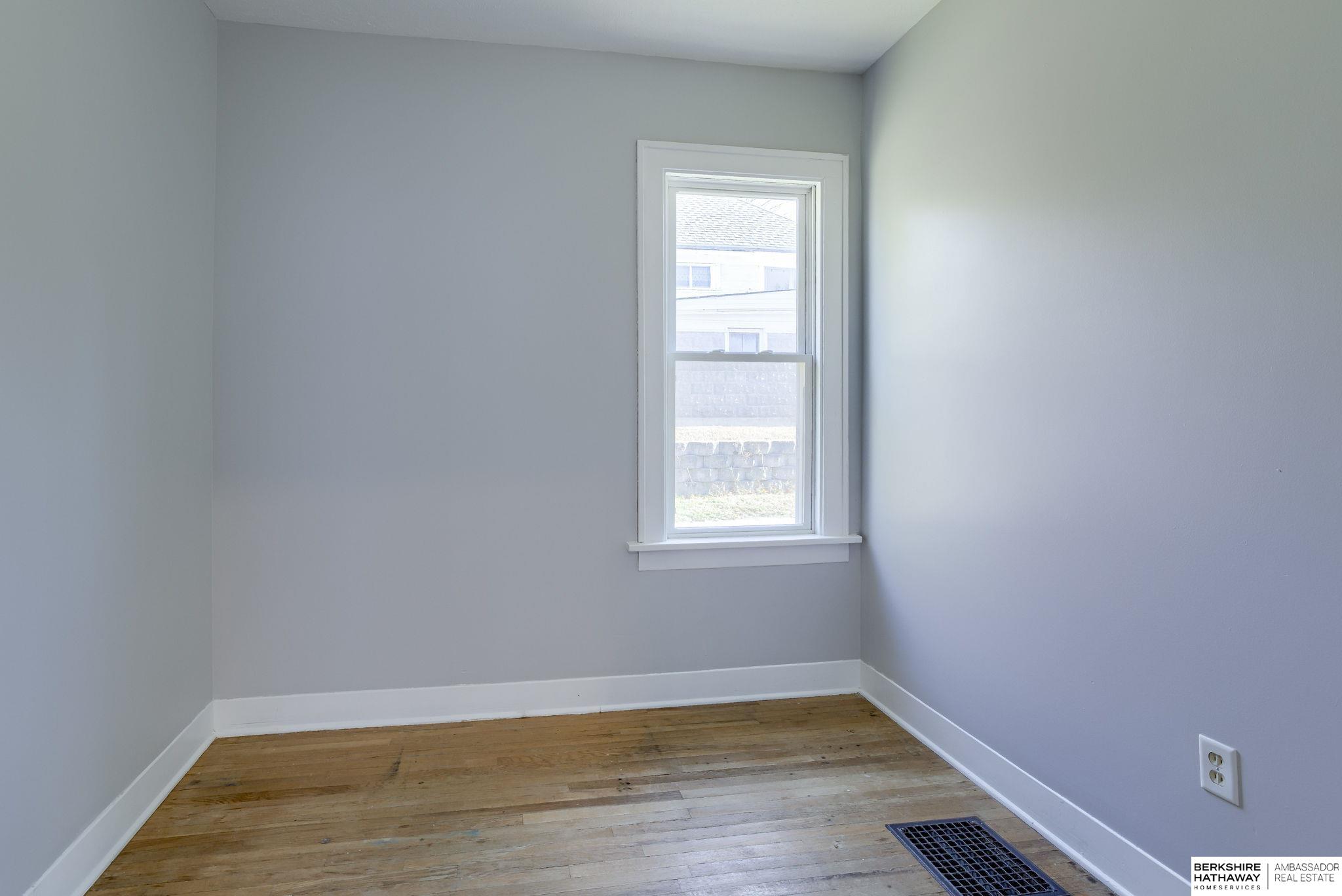 Omaha, Nebraska 68104, United States, 2 Bedrooms Bedrooms, ,1 BathroomBathrooms,Residential,Pending,31434