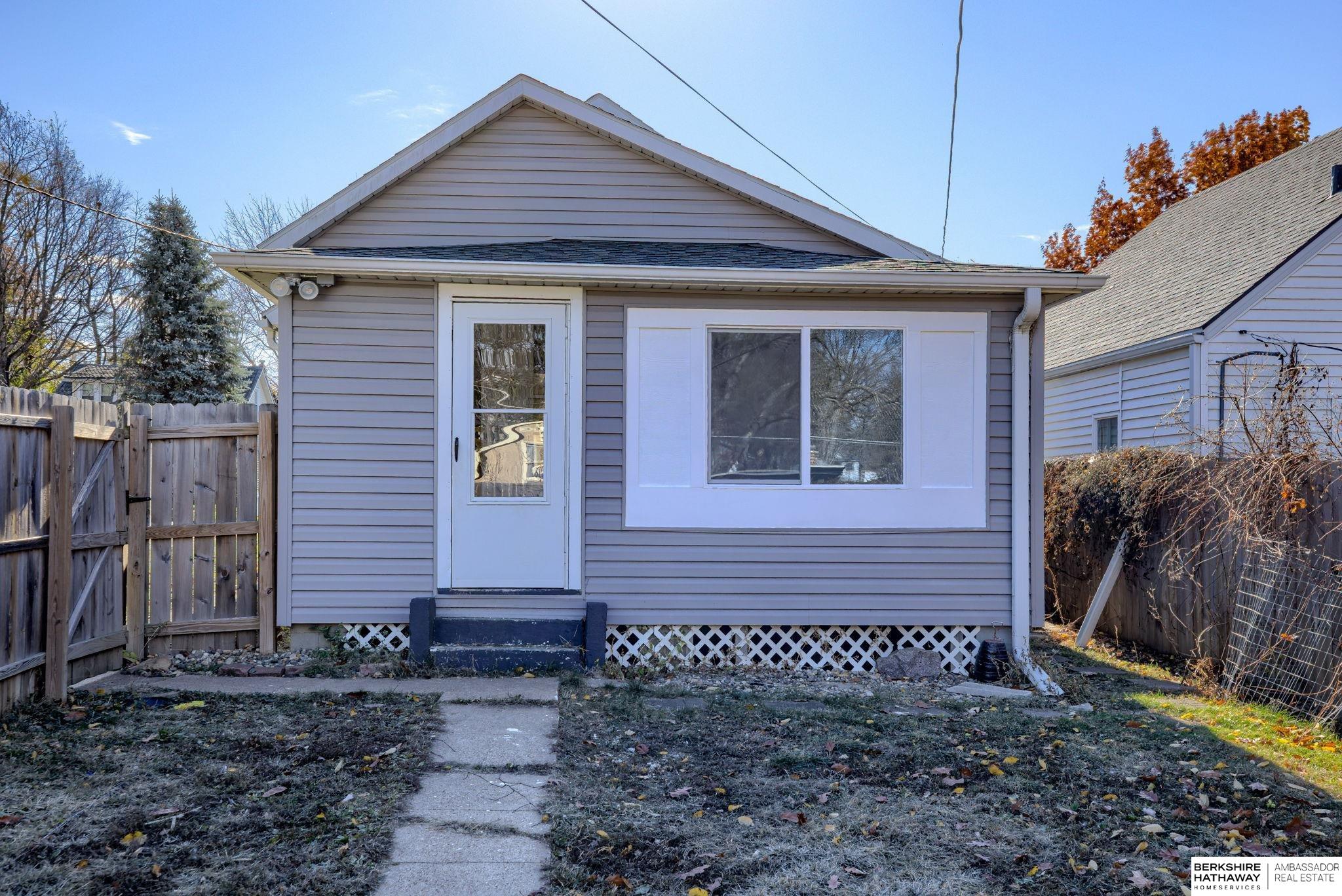 Omaha, Nebraska 68104, United States, 2 Bedrooms Bedrooms, ,1 BathroomBathrooms,Residential,Pending,31434