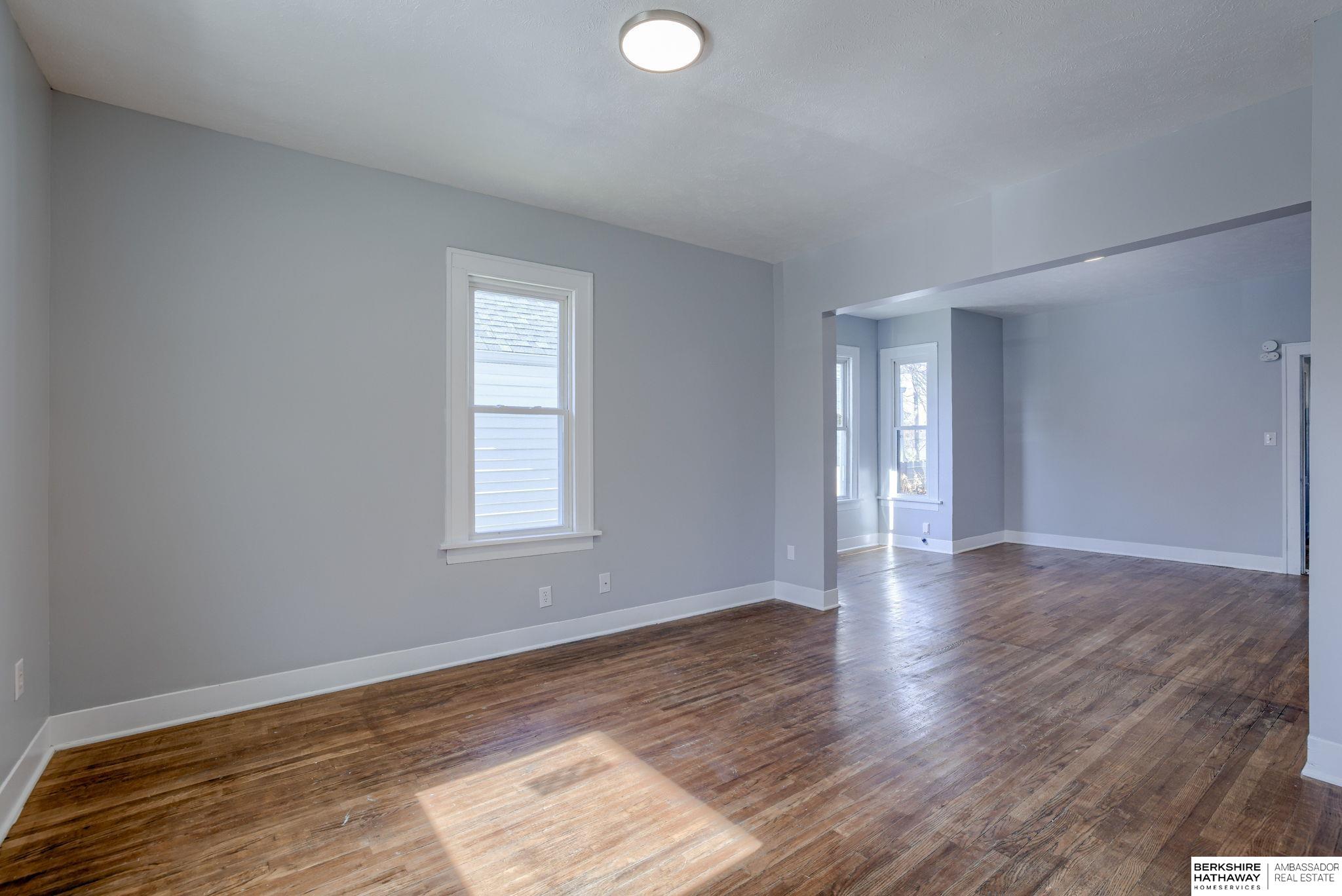 Omaha, Nebraska 68104, United States, 2 Bedrooms Bedrooms, ,1 BathroomBathrooms,Residential,Pending,31434