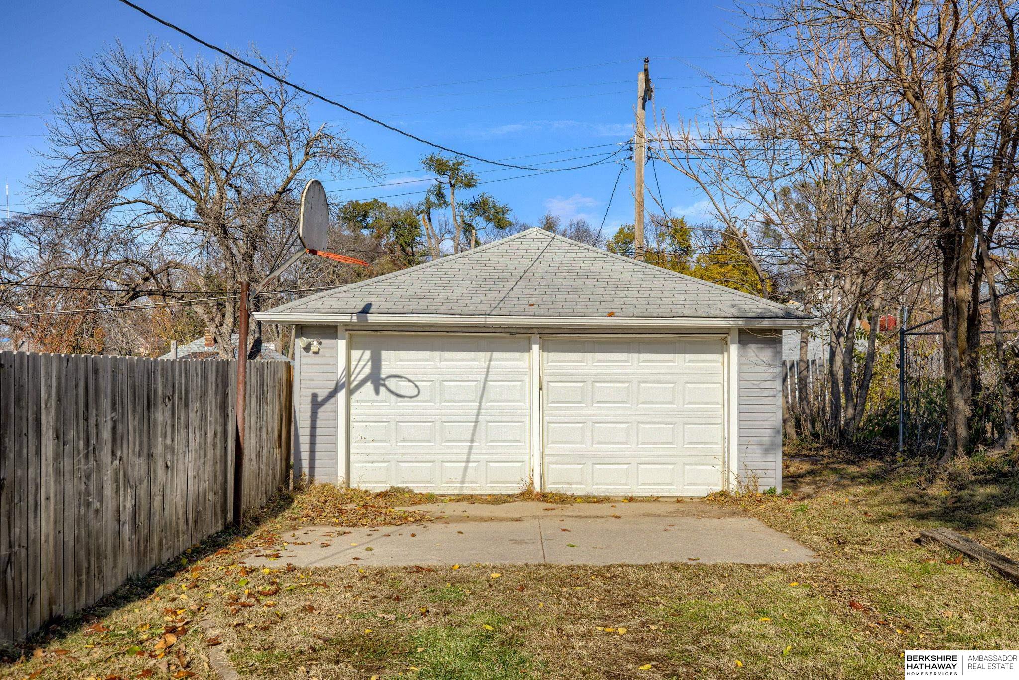 Omaha, Nebraska 68104, United States, 2 Bedrooms Bedrooms, ,1 BathroomBathrooms,Residential,Pending,31434