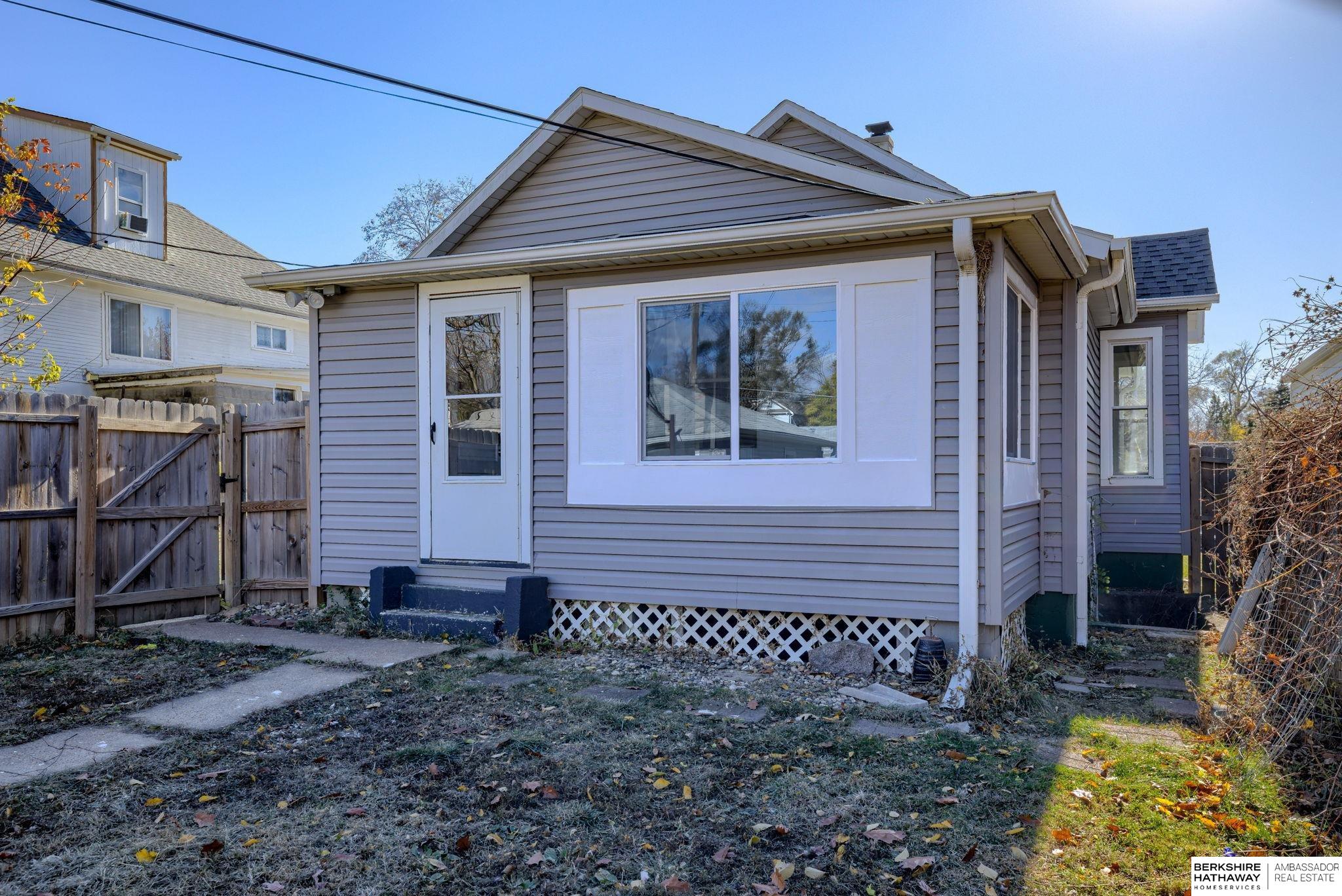 Omaha, Nebraska 68104, United States, 2 Bedrooms Bedrooms, ,1 BathroomBathrooms,Residential,Pending,31434