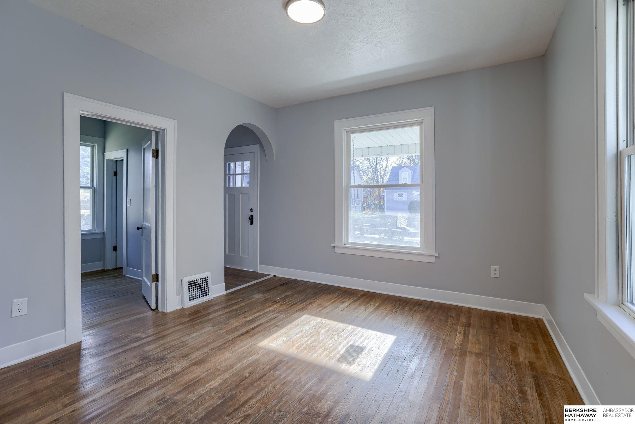 Omaha, Nebraska 68104, United States, 2 Bedrooms Bedrooms, ,1 BathroomBathrooms,Residential,Pending,31434